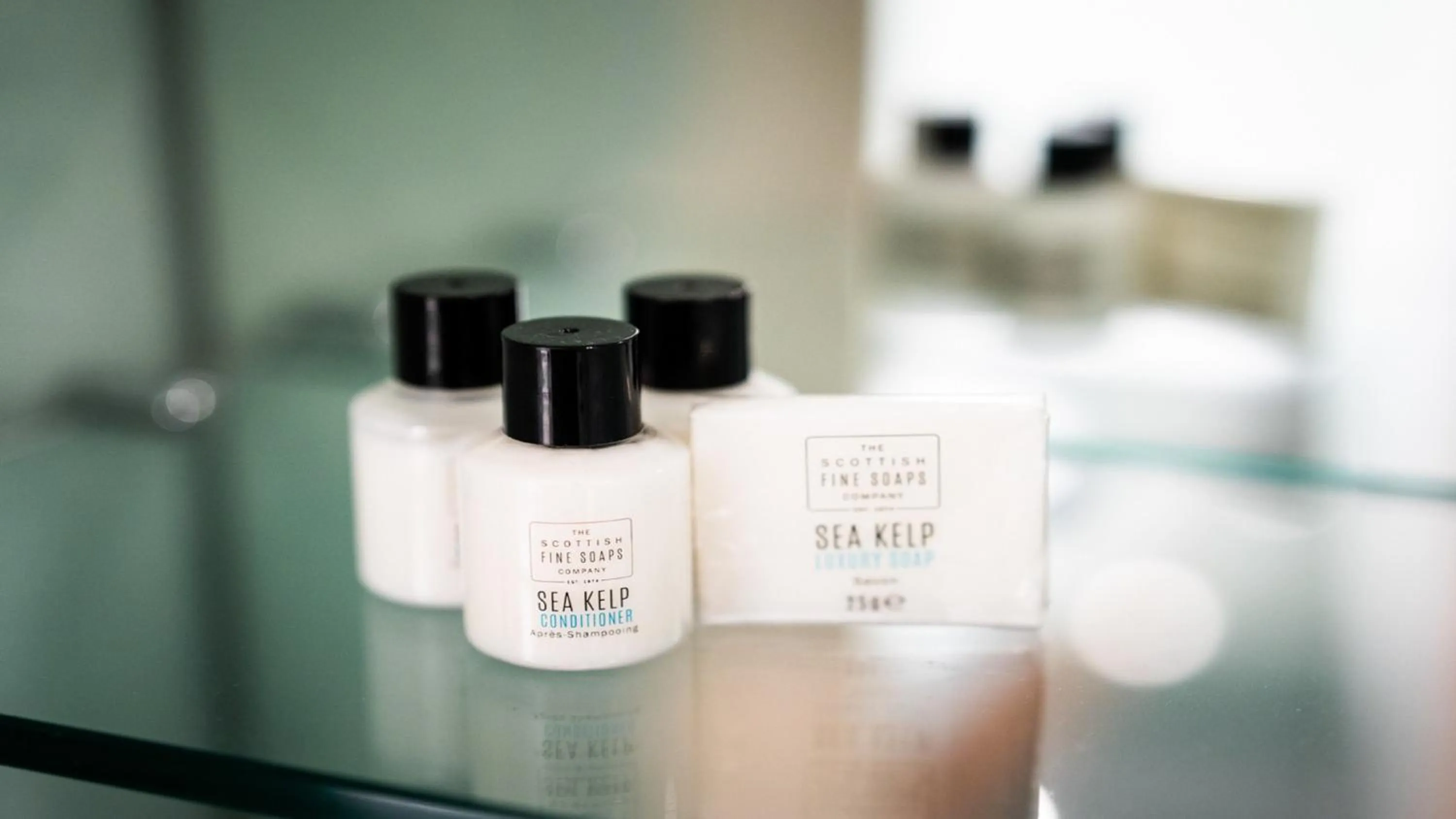 Photo of the whole room in Holiday Inn London Luton Airport by IHG