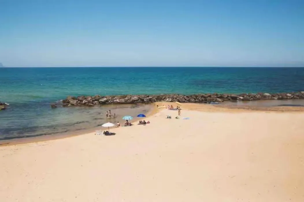 Amira Beach Villa by Le Dhome Sicily