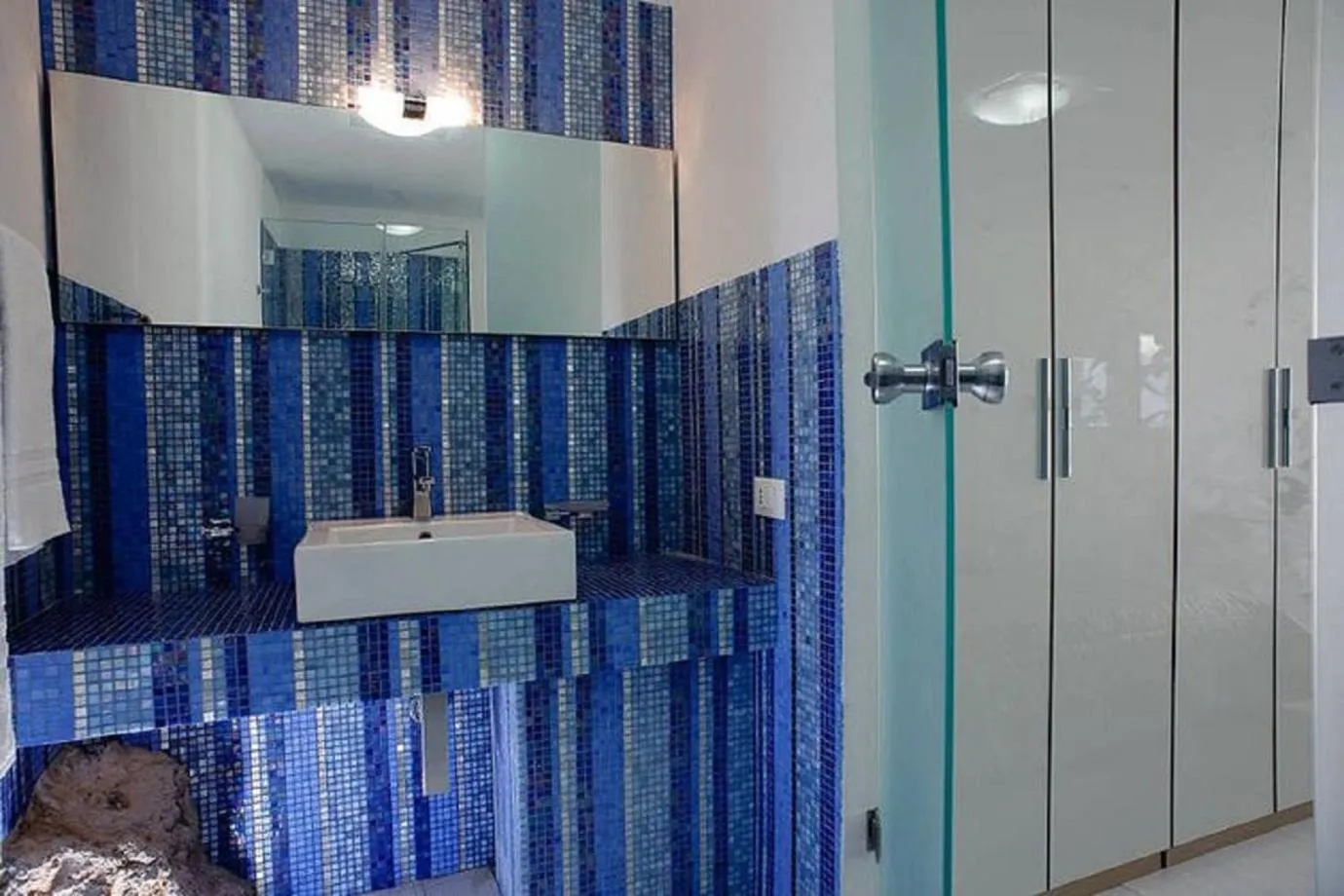 Bathroom in Amira Beach Villa by Le Dhome Sicily