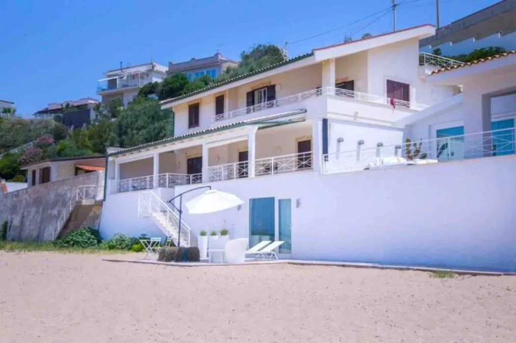 Amira Beach Villa by Le Dhome Sicily