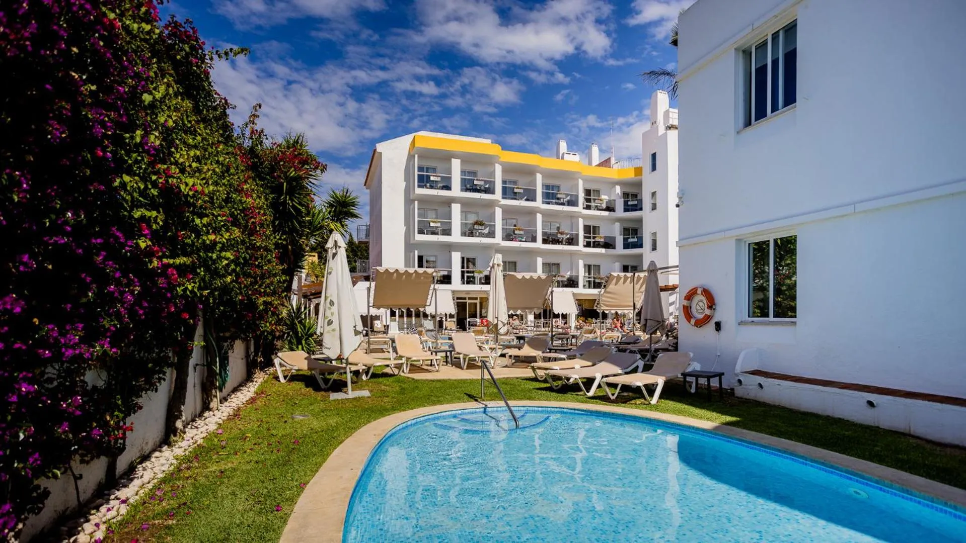Swimming pool in Hotel do Cerro