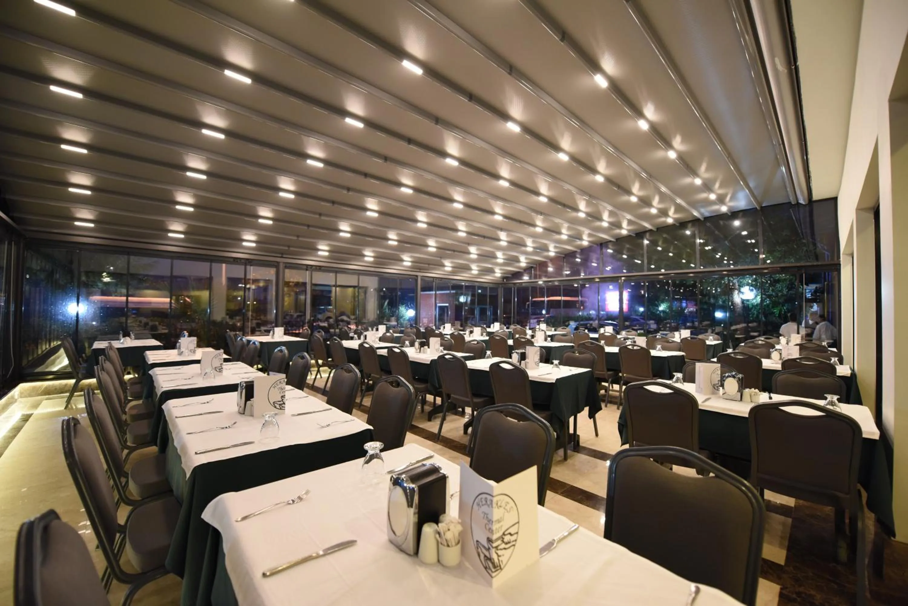 Restaurant/places to eat in Herakles Thermal Hotel