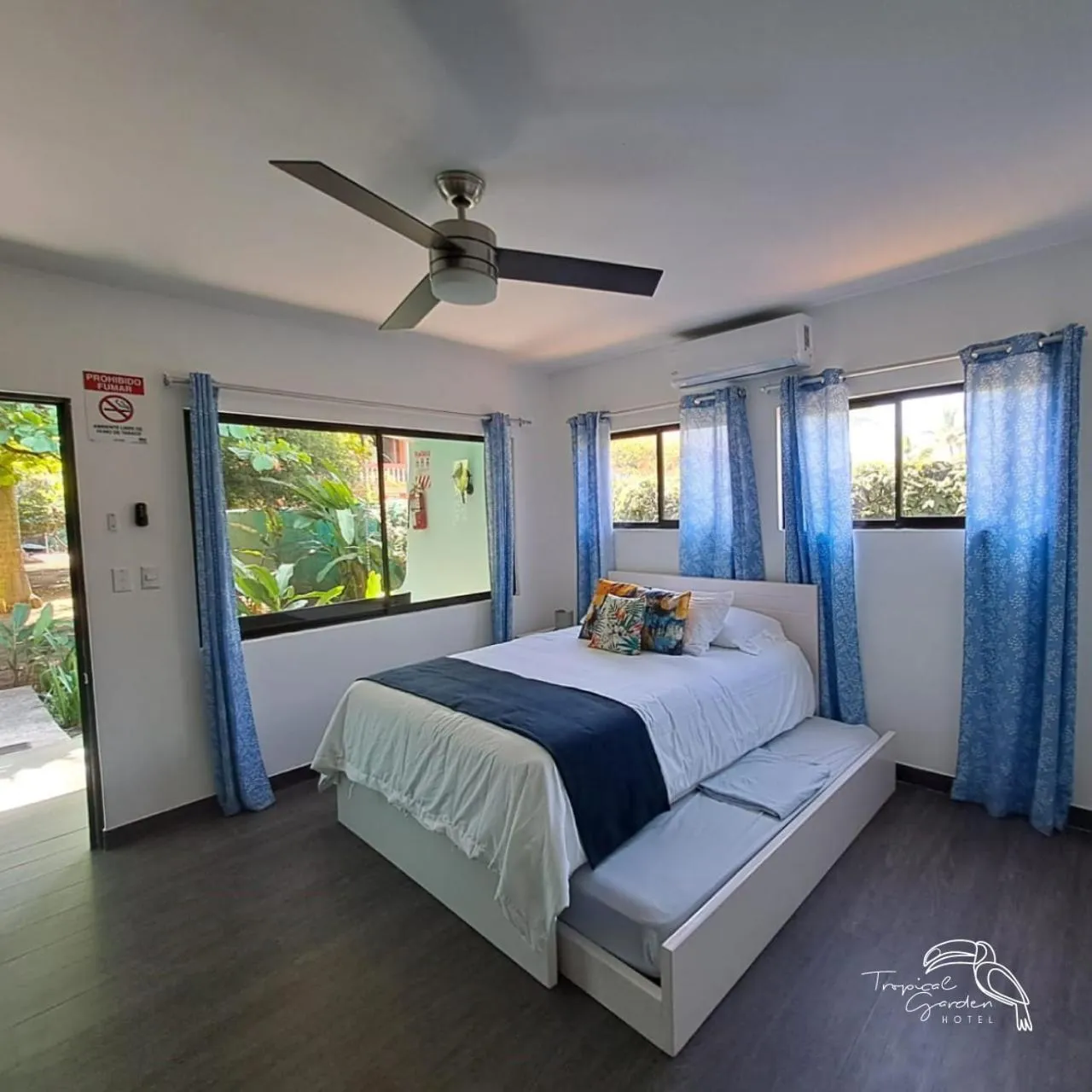 Bedroom, Bed in Tropical Garden Hotel