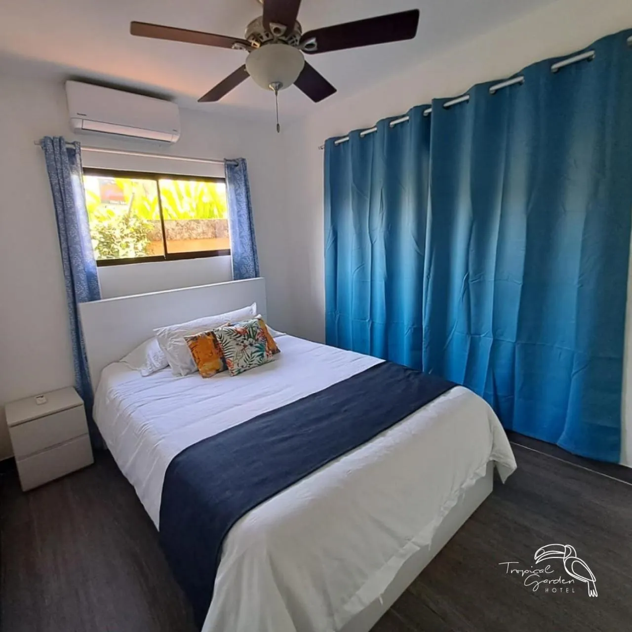 Bedroom, Bed in Tropical Garden Hotel