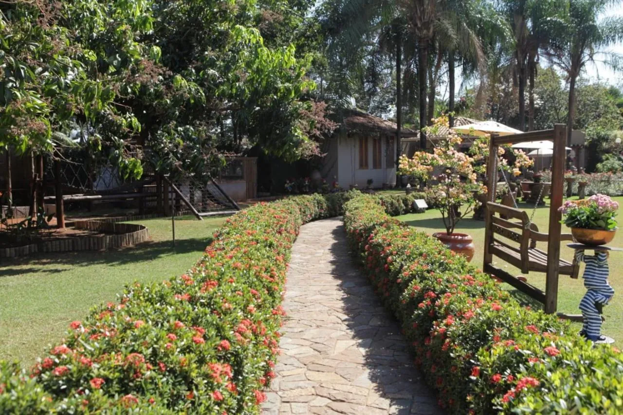Property building in Hotel Pousada Chalé das Flores