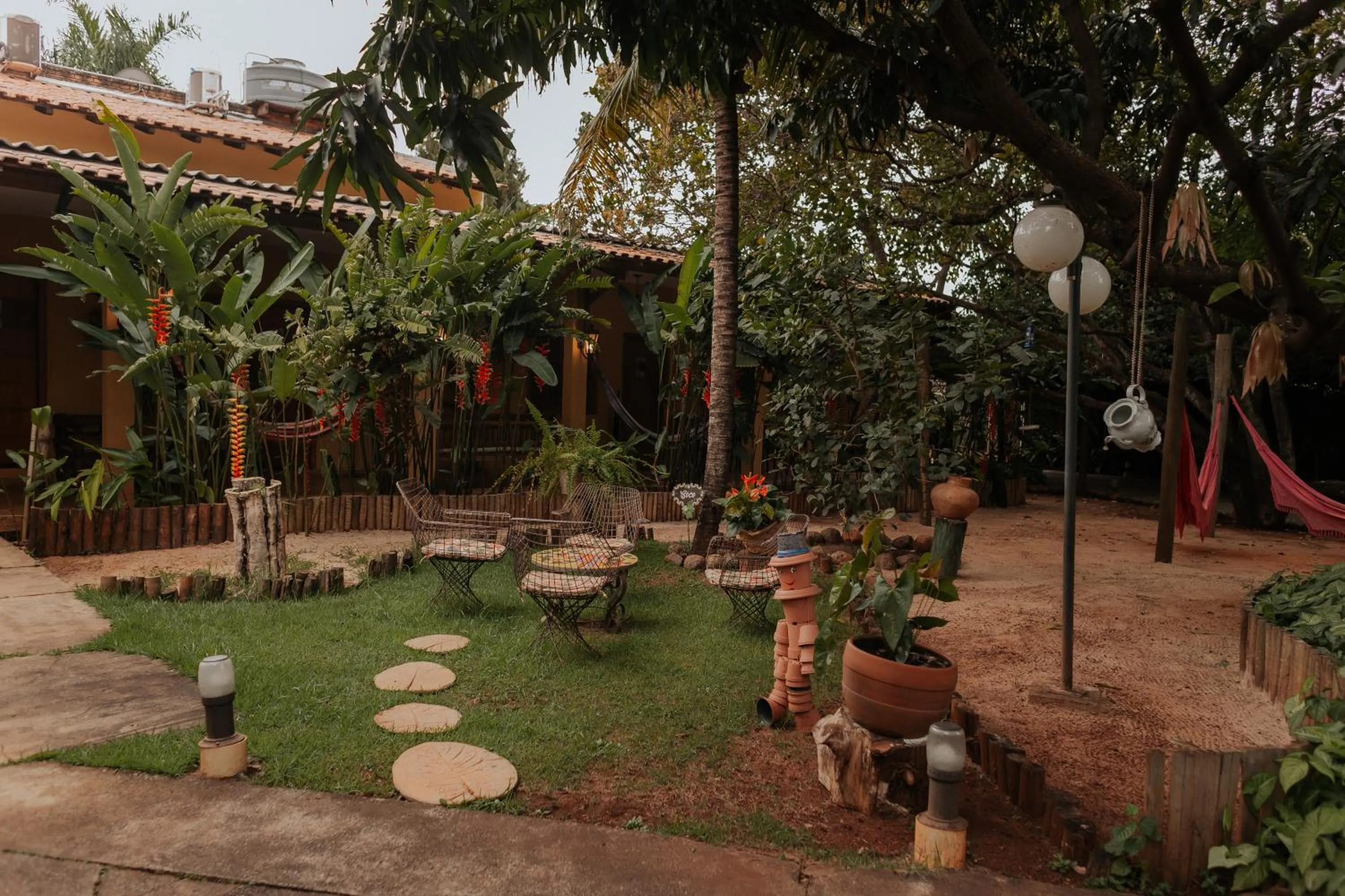 Property building in Hotel Pousada Chalé das Flores