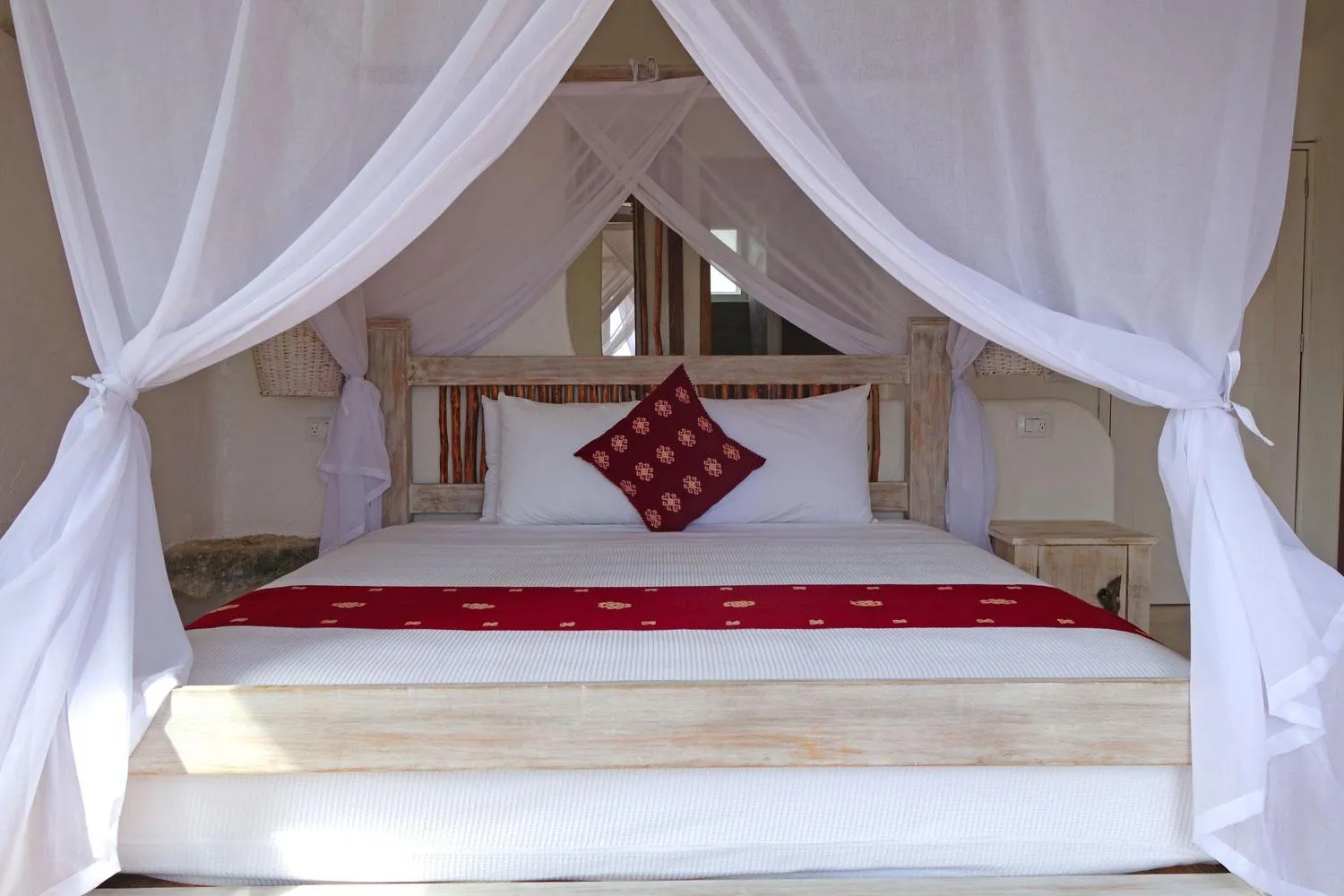 Bed in Almaplena Boutique Hotel