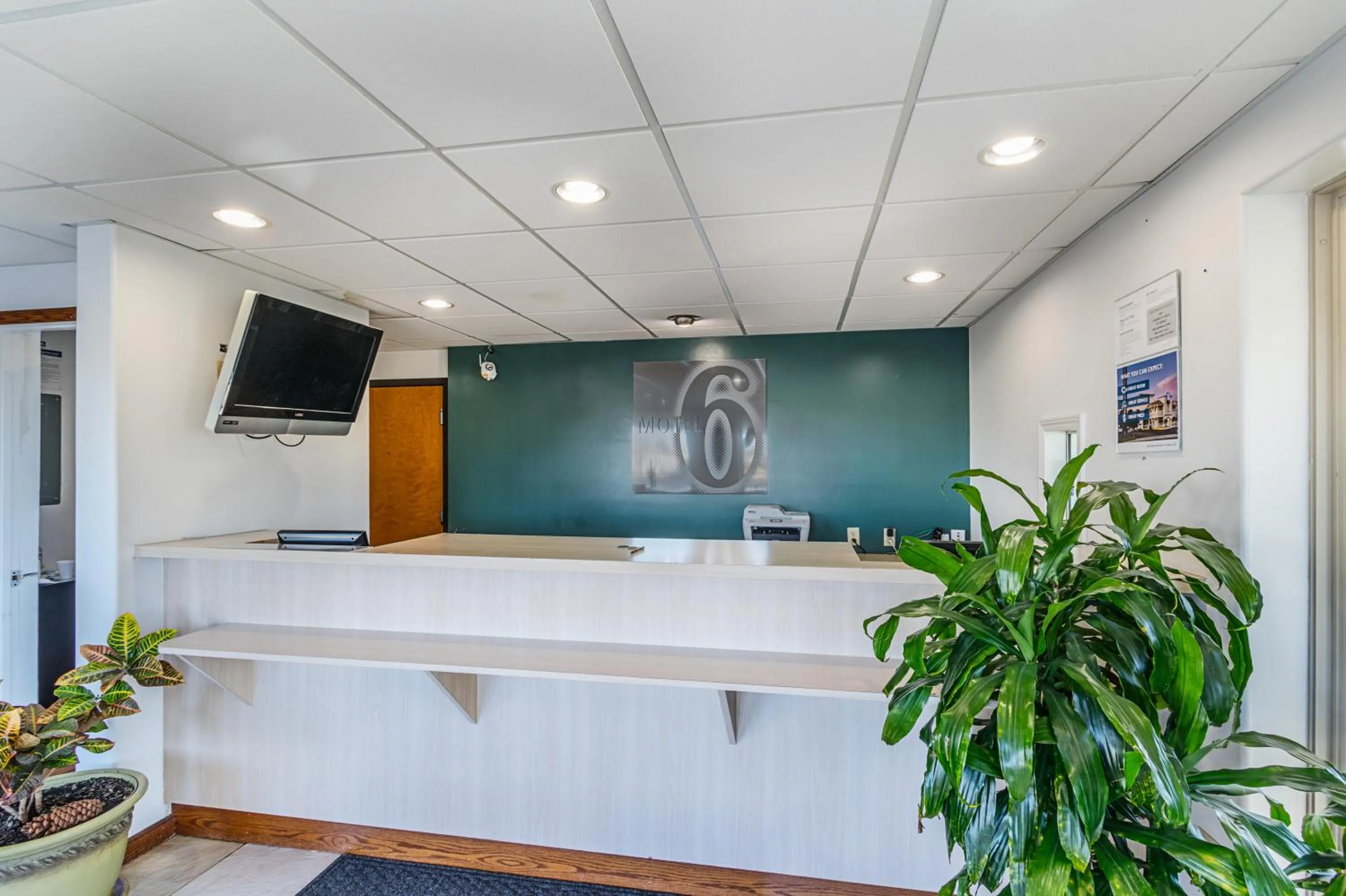 Lobby or reception in Motel 6-Urbana, IL