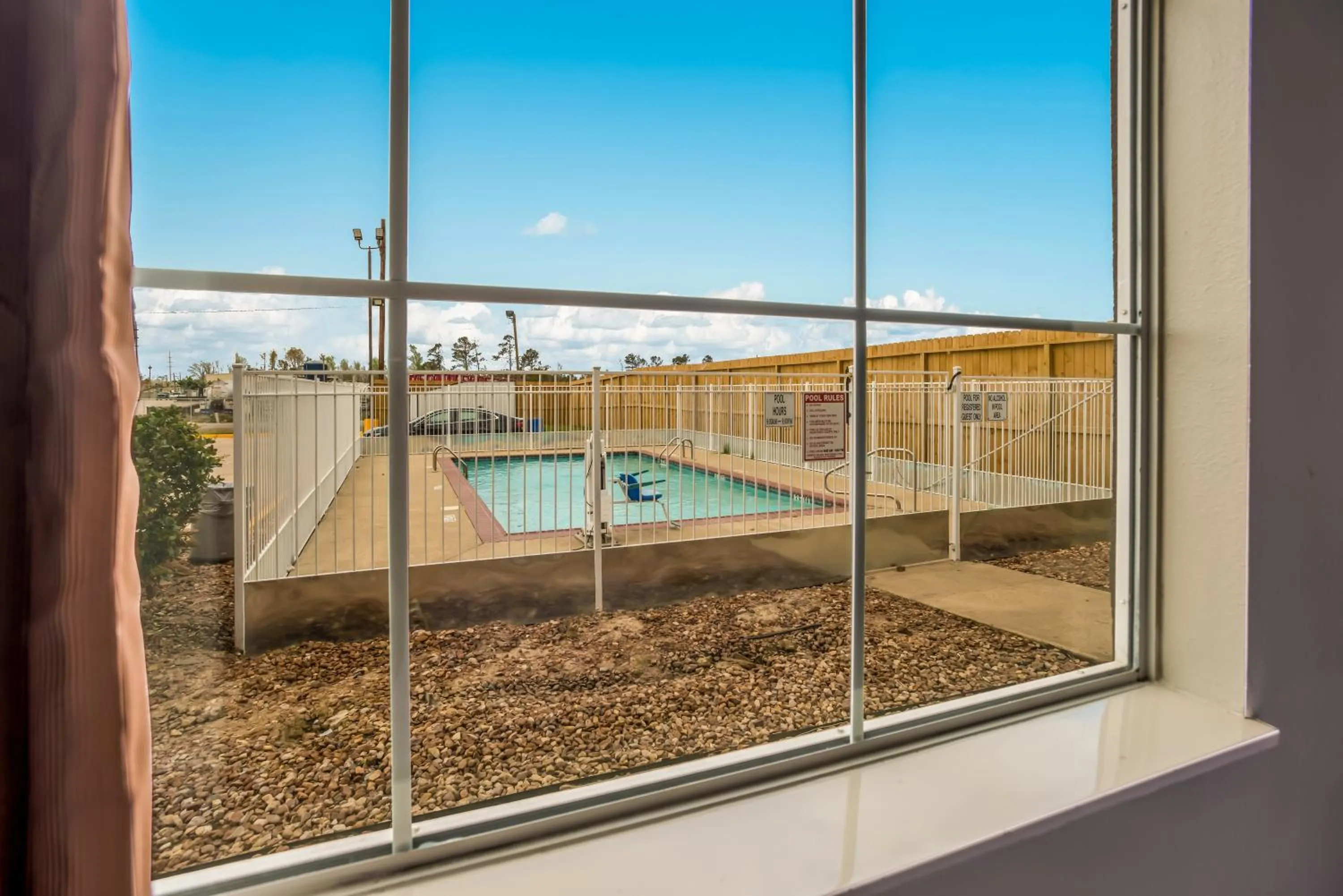 Swimming pool in Red Roof Inn & Suites Lake Charles