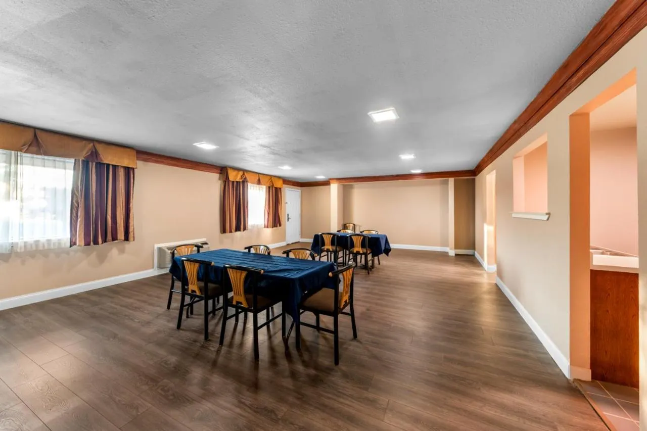 Meeting/conference room in Scottish Inns - Decatur