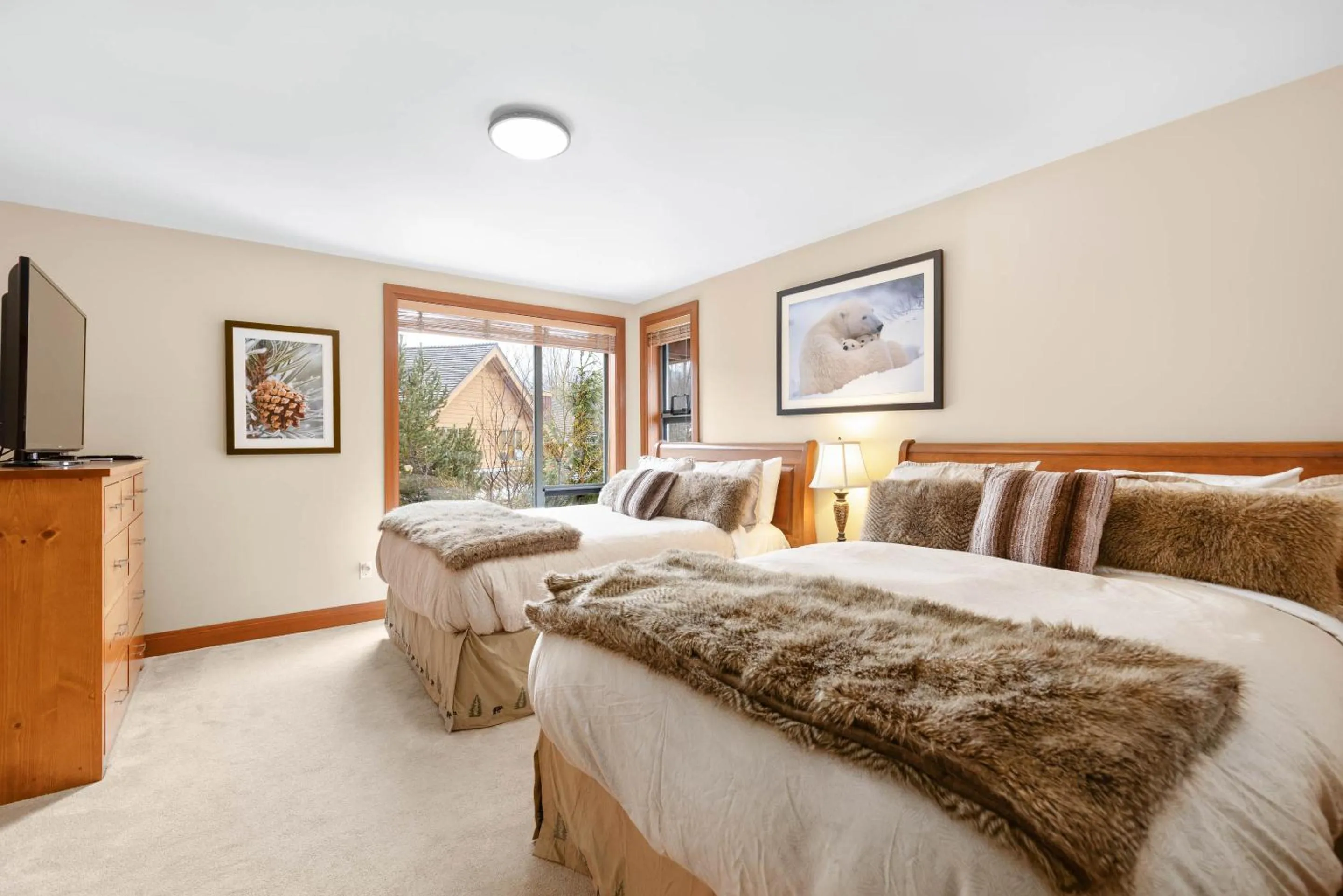 Bed in Montebello by Whistler Premier