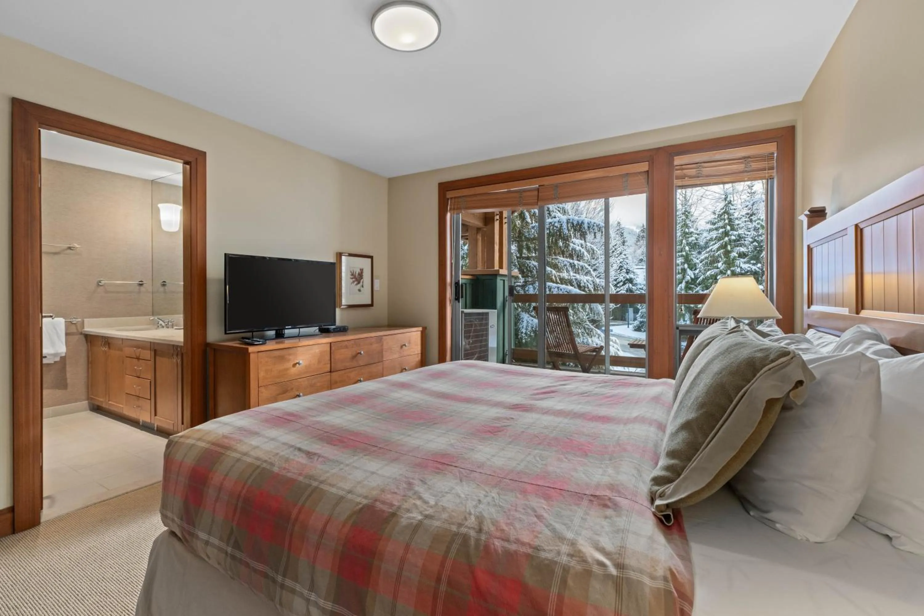 Bed in Montebello by Whistler Premier