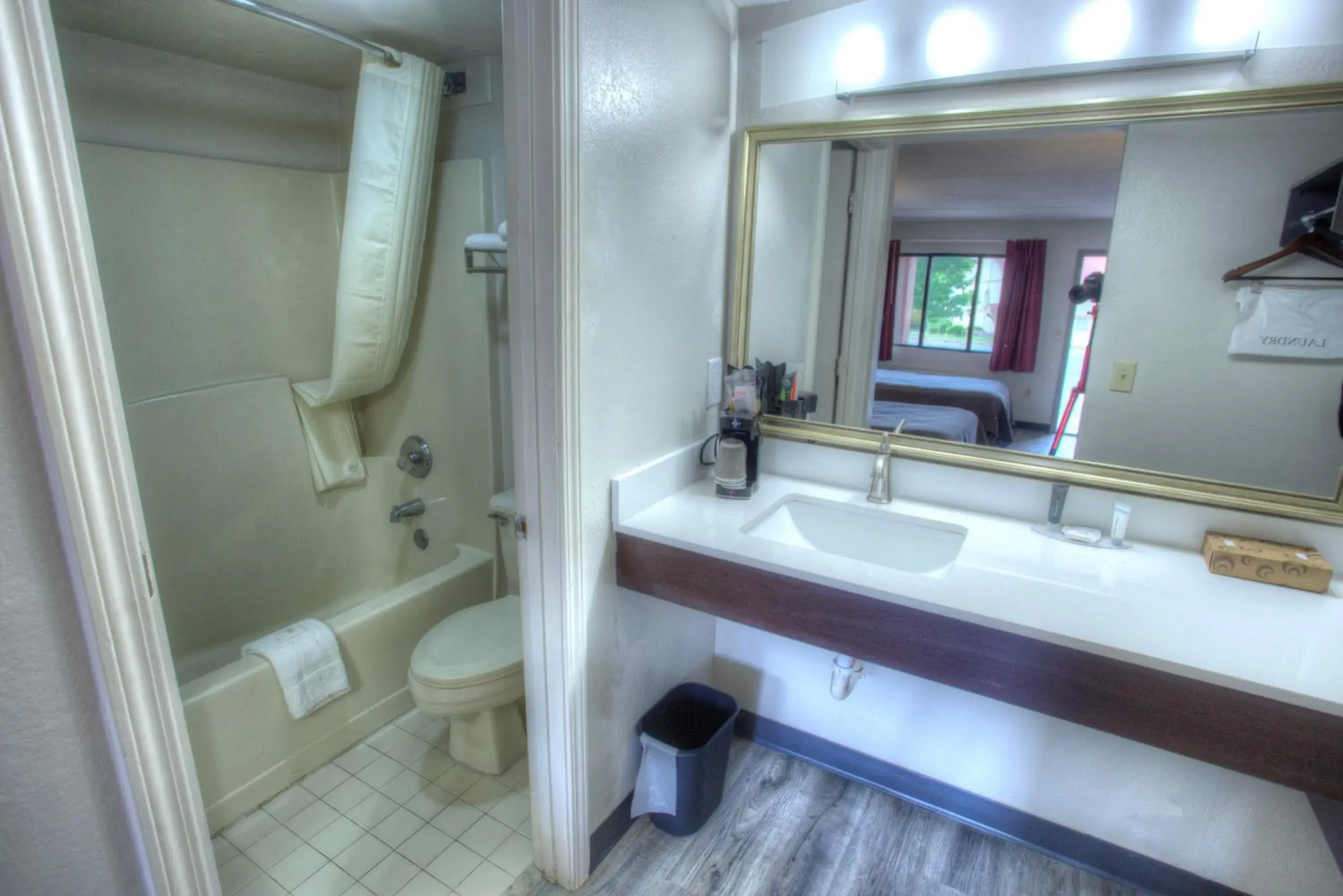 Double Room with Two Double Beds - Smoking in Budgetel Inn and Suites Plus Helen Double Room with Two Double Beds - Smoking in Budgetel Inn and Suites Plus Helen