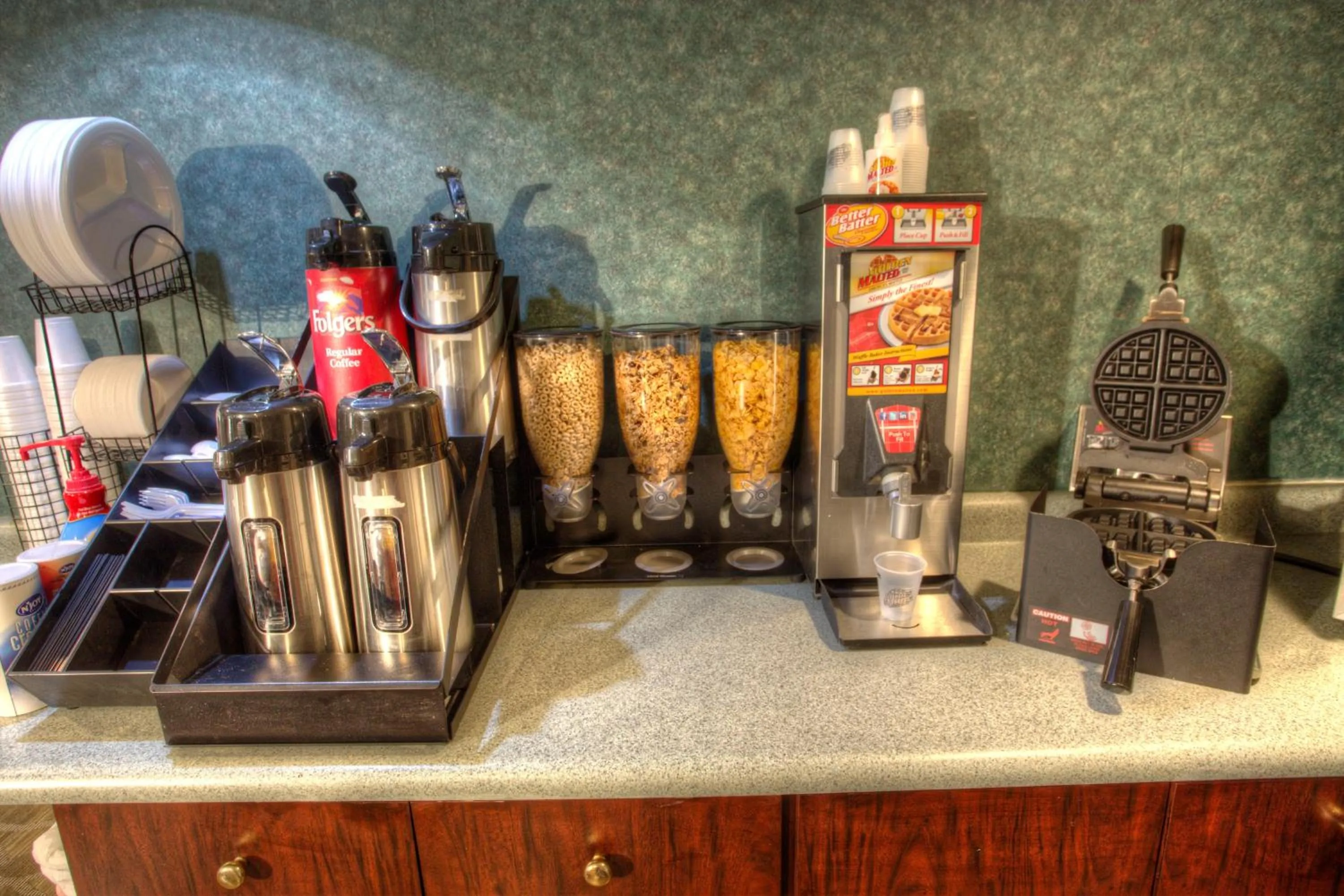 Breakfast in Budgetel Inn and Suites Plus Helen