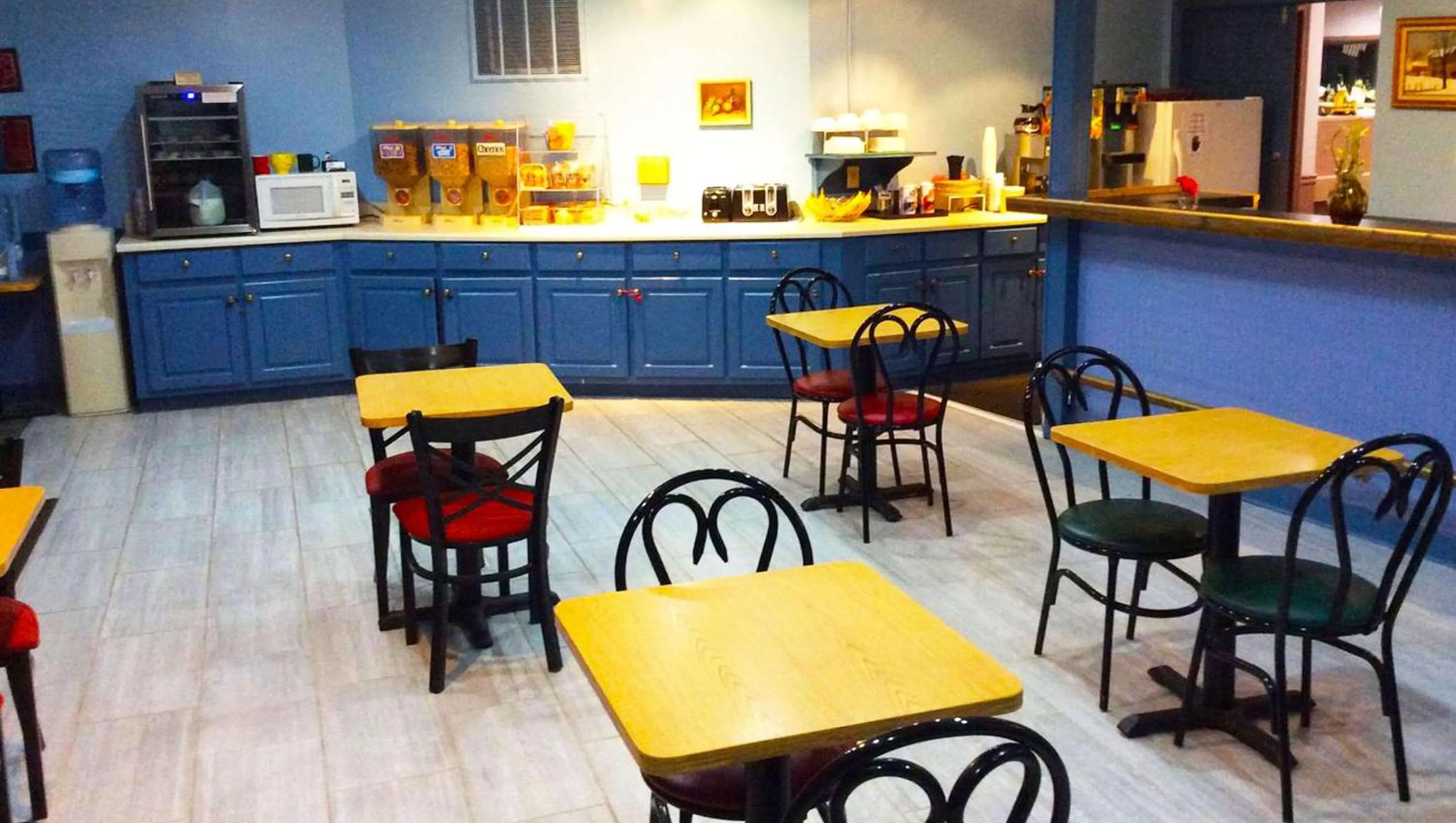 Restaurant/places to eat in Stratford Motor Inn East Ellijay