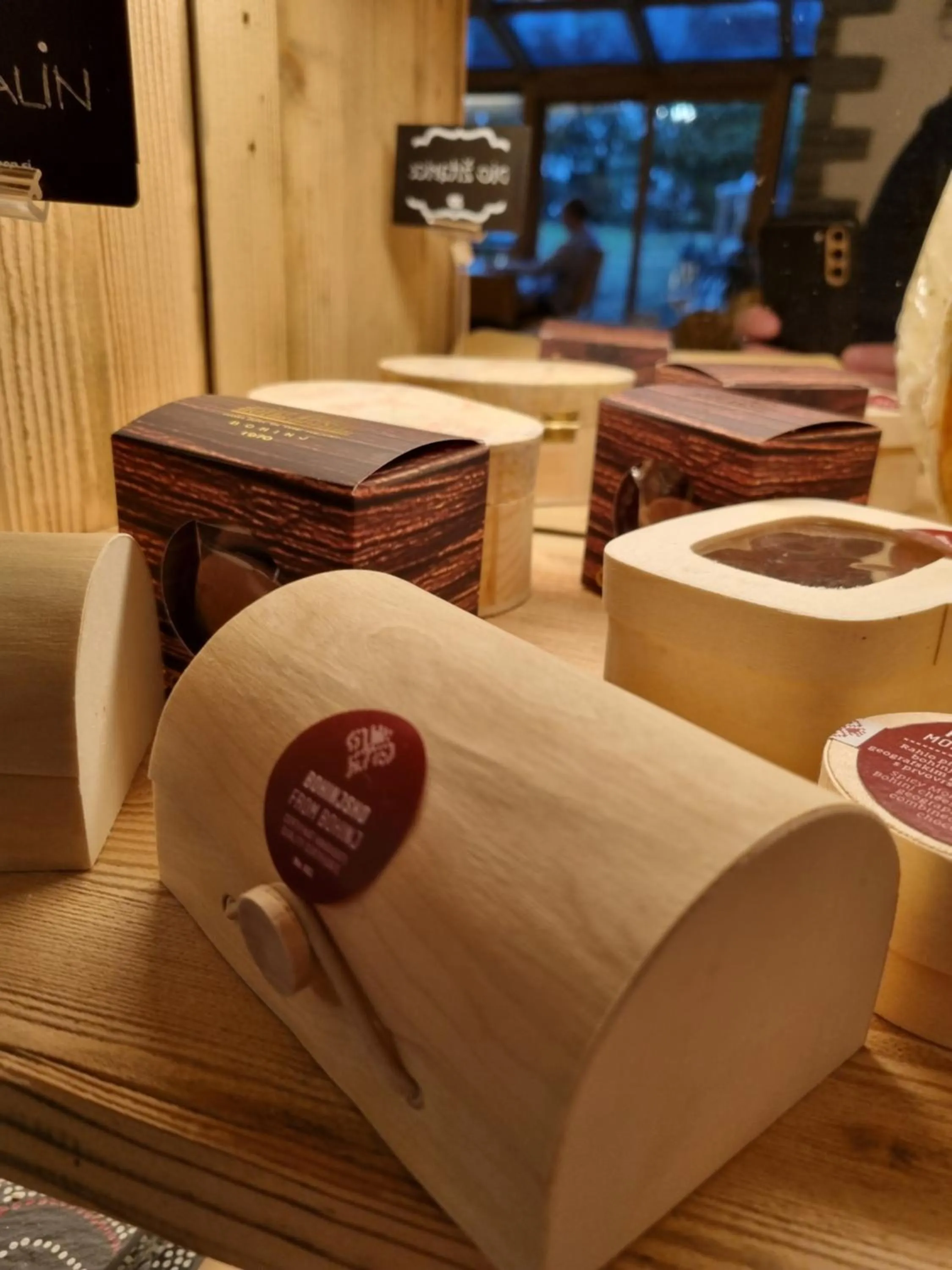 Restaurant/places to eat in Art Hotel Kristal