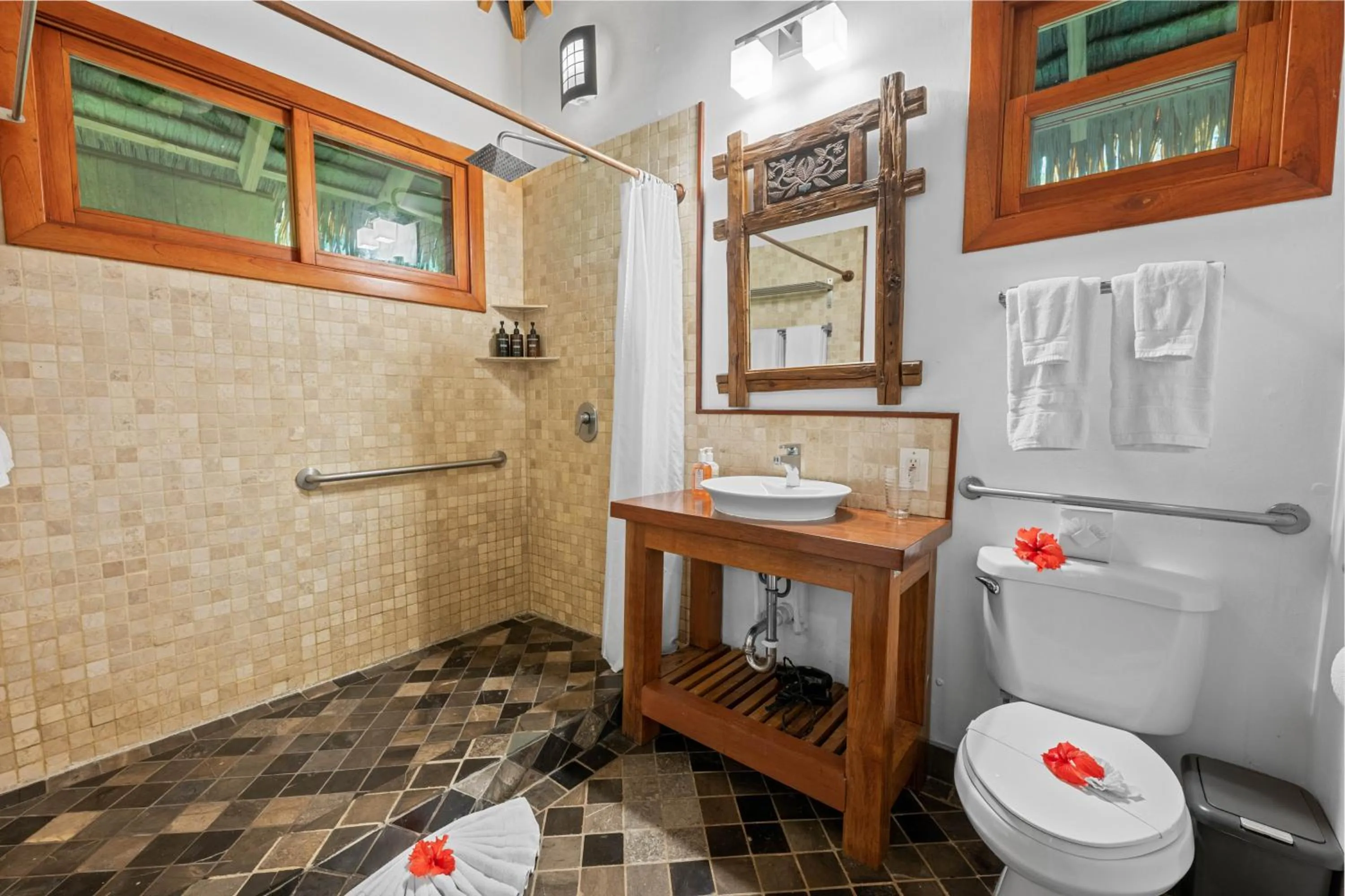 Shower in Copa De Arbol Beach & Rainforest Resort