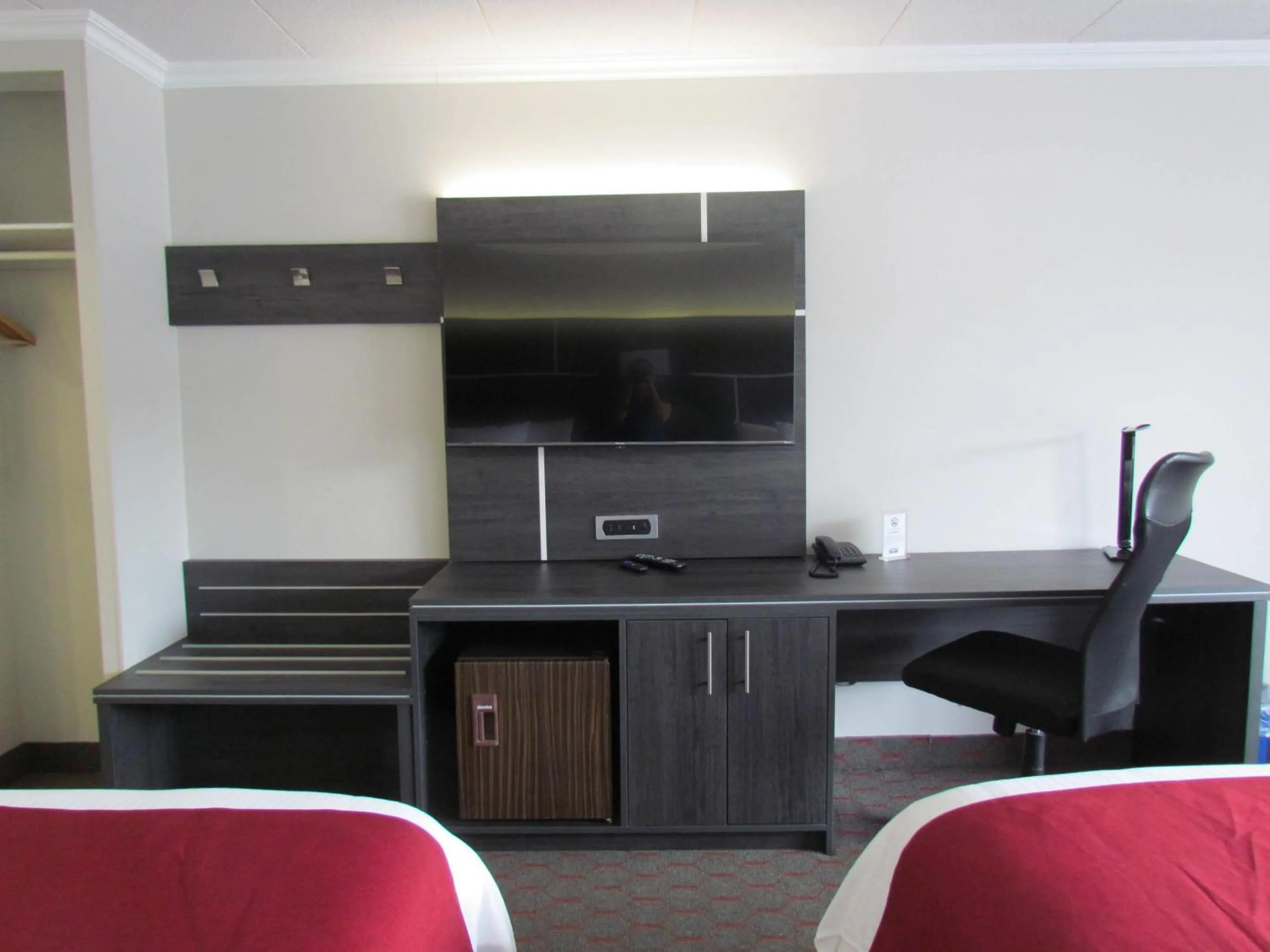 Bedroom in Rodeway Inn King William