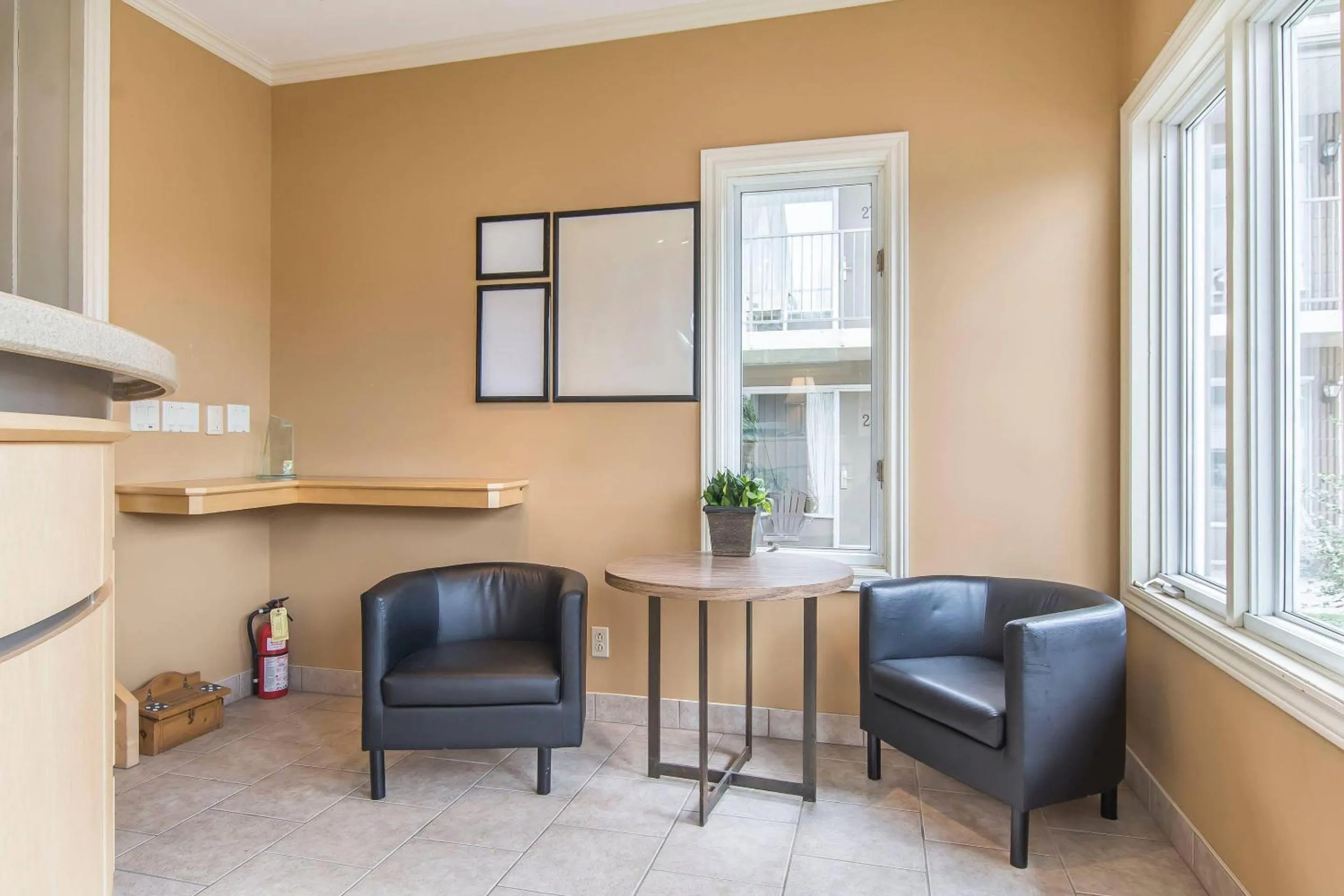 Lobby or reception in Rodeway Inn King William