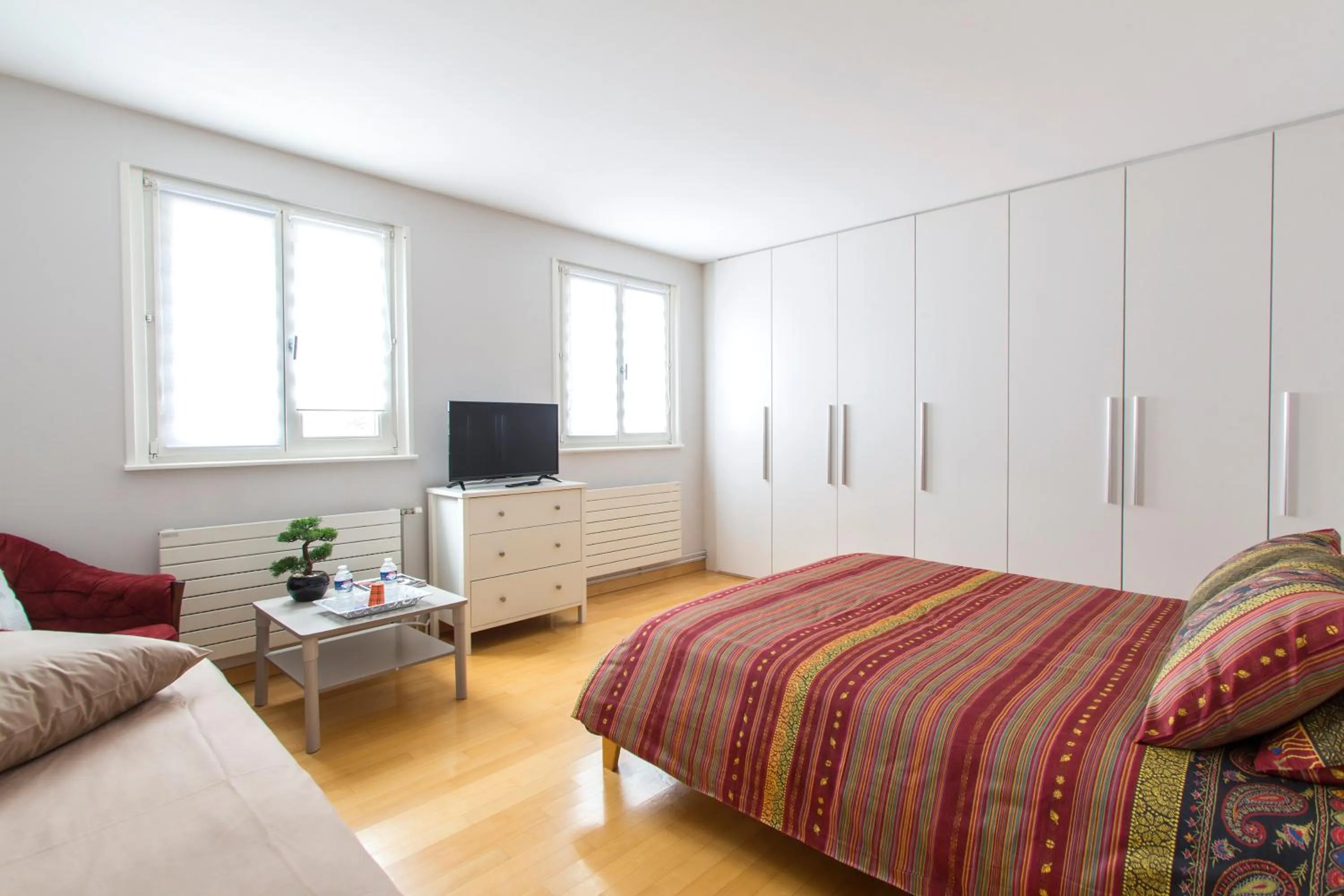 Photo of the whole room in Chênes