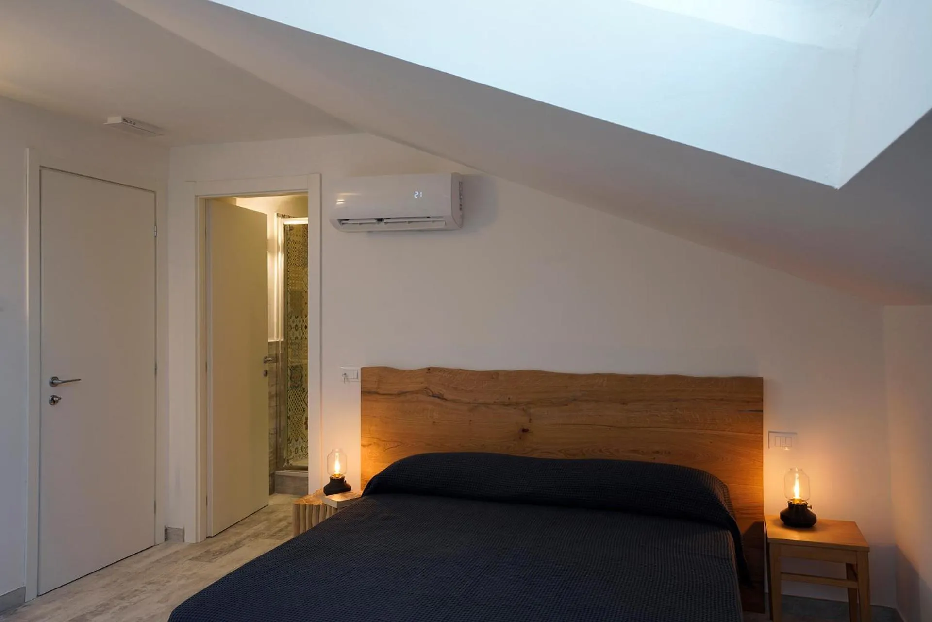 Bathroom, Bed in Approdo 36