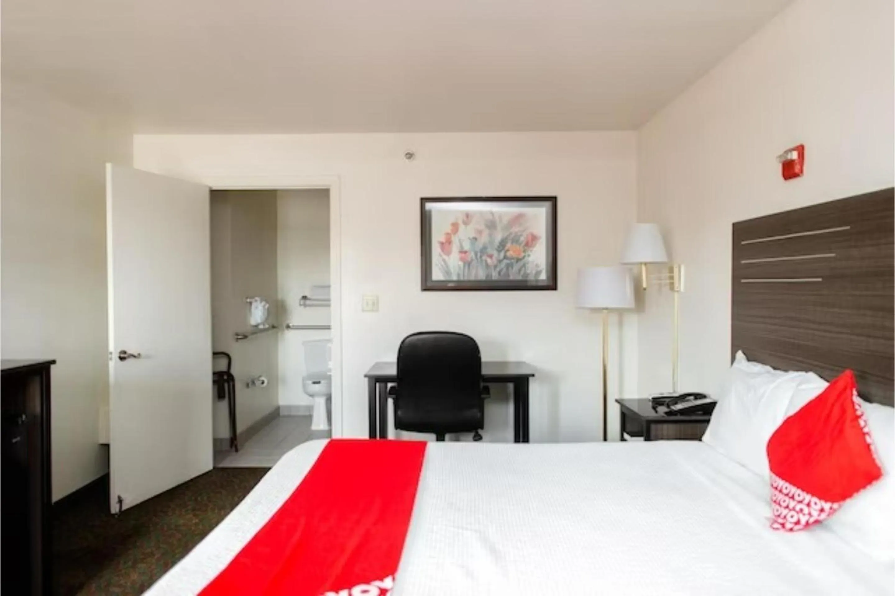 Bedroom, Bed in OYO Hotel Wichita Falls I-44 Sheppard Airforce