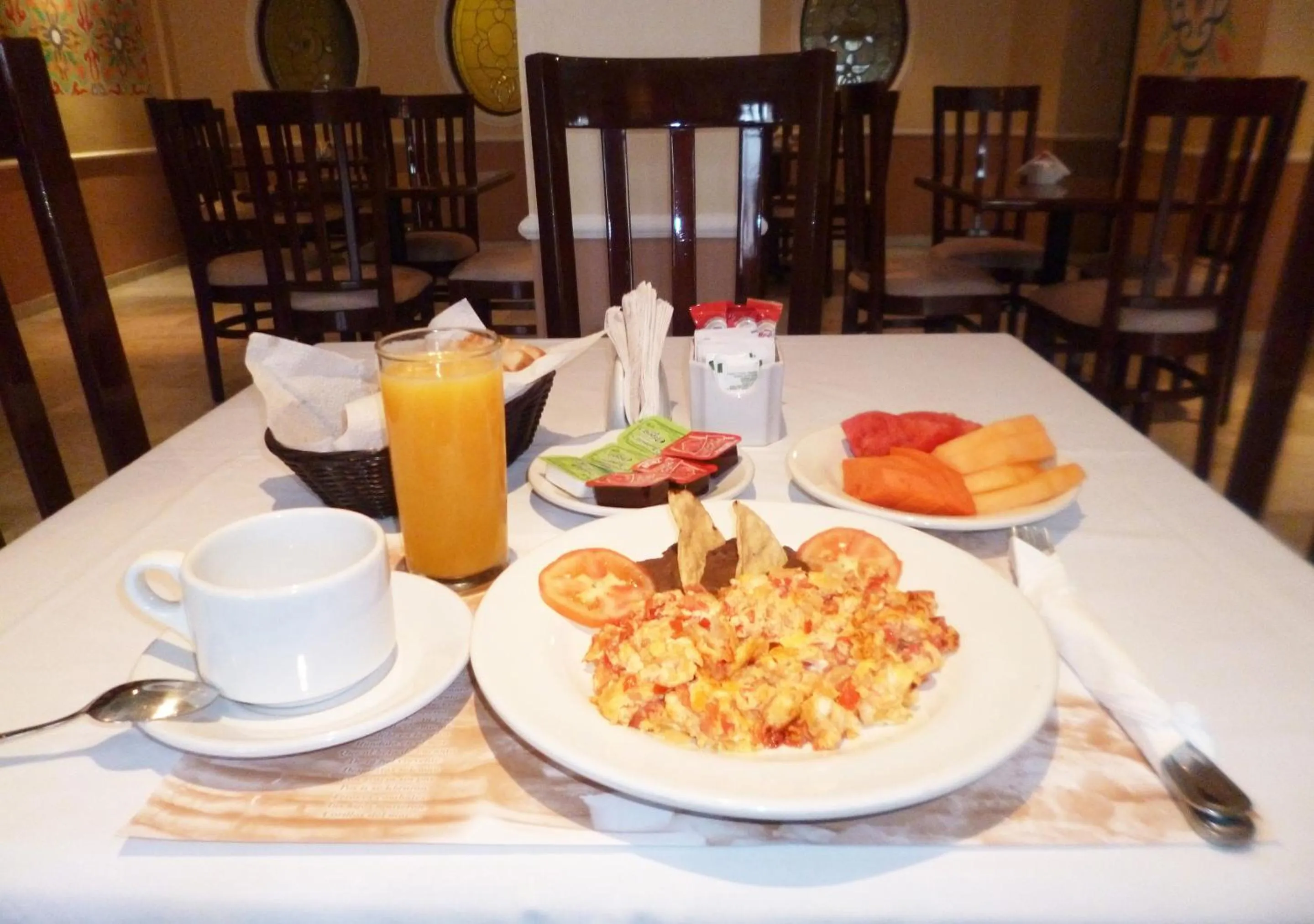 Restaurant/places to eat in Hotel Francis Drake