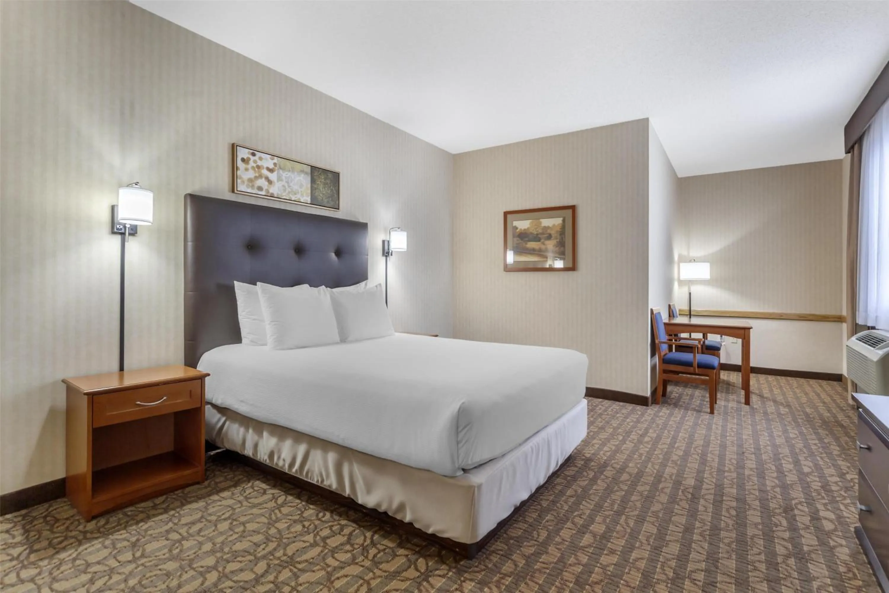 Bedroom, Bed in Best Western Cold Lake Inn