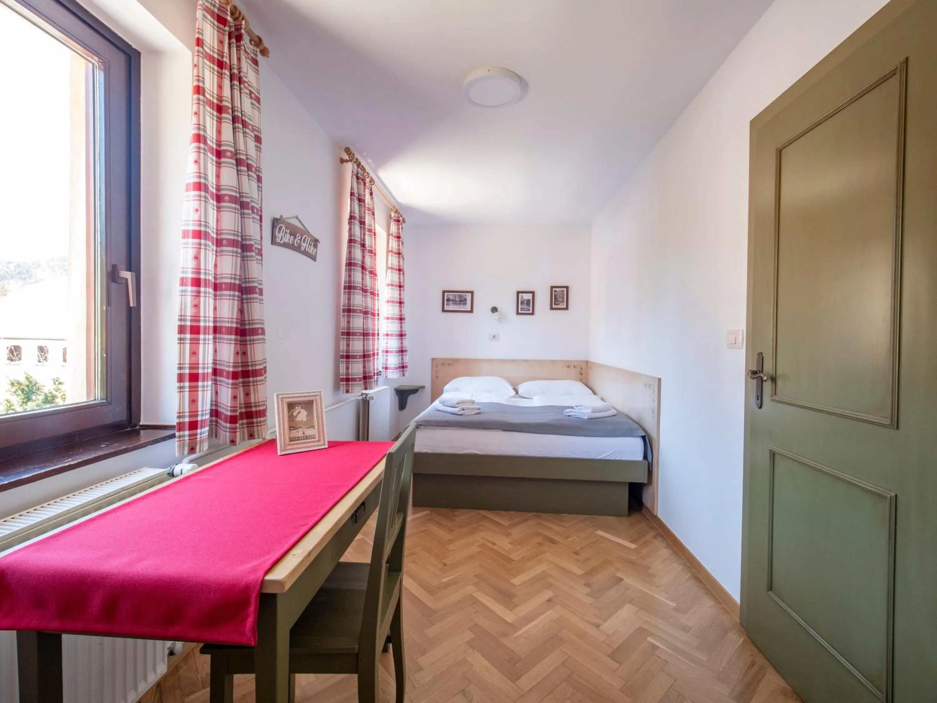 Bedroom, Bed in Berghi Hotel and Apartments