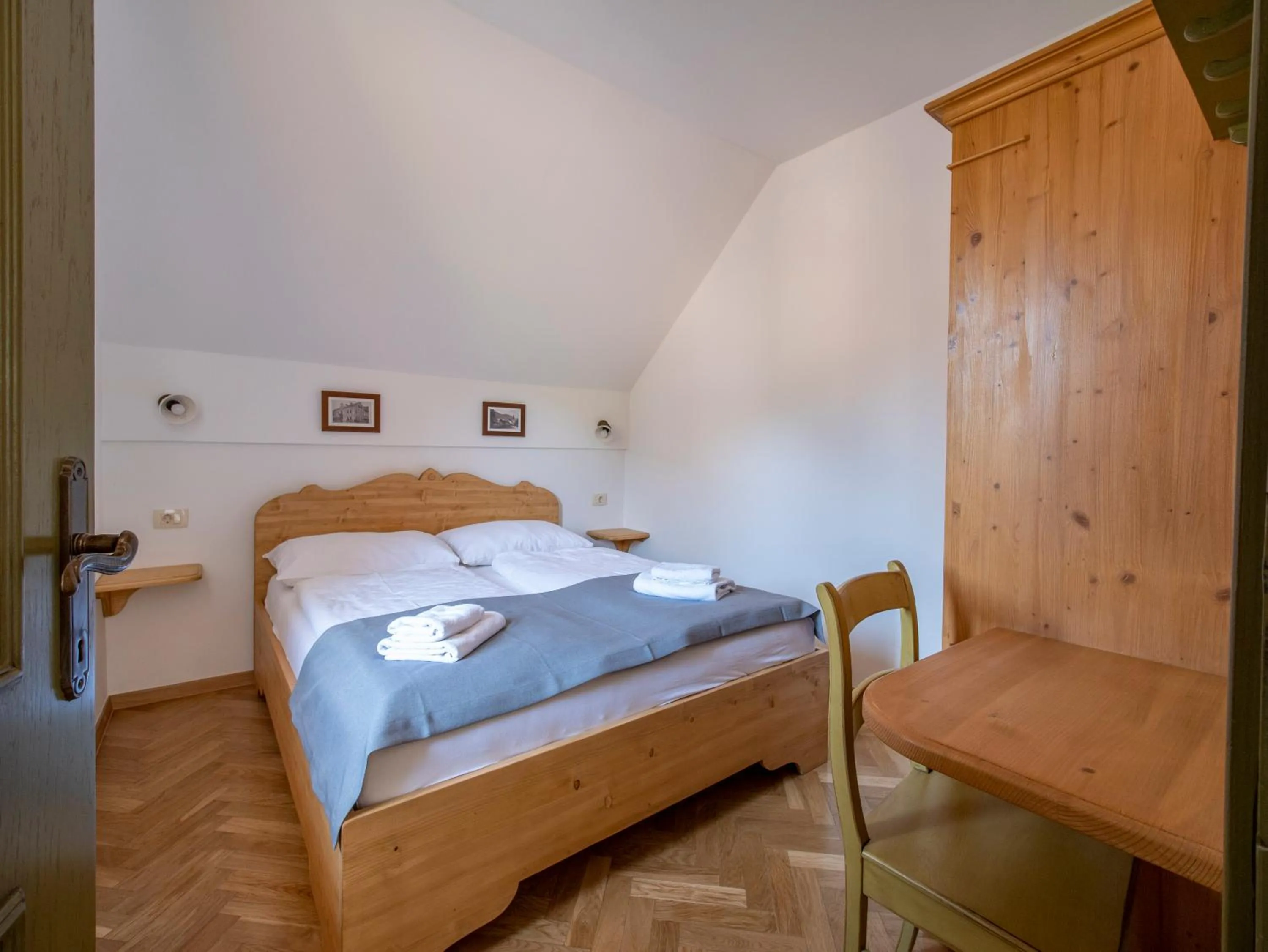 Bedroom, Bed in Berghi Hotel and Apartments