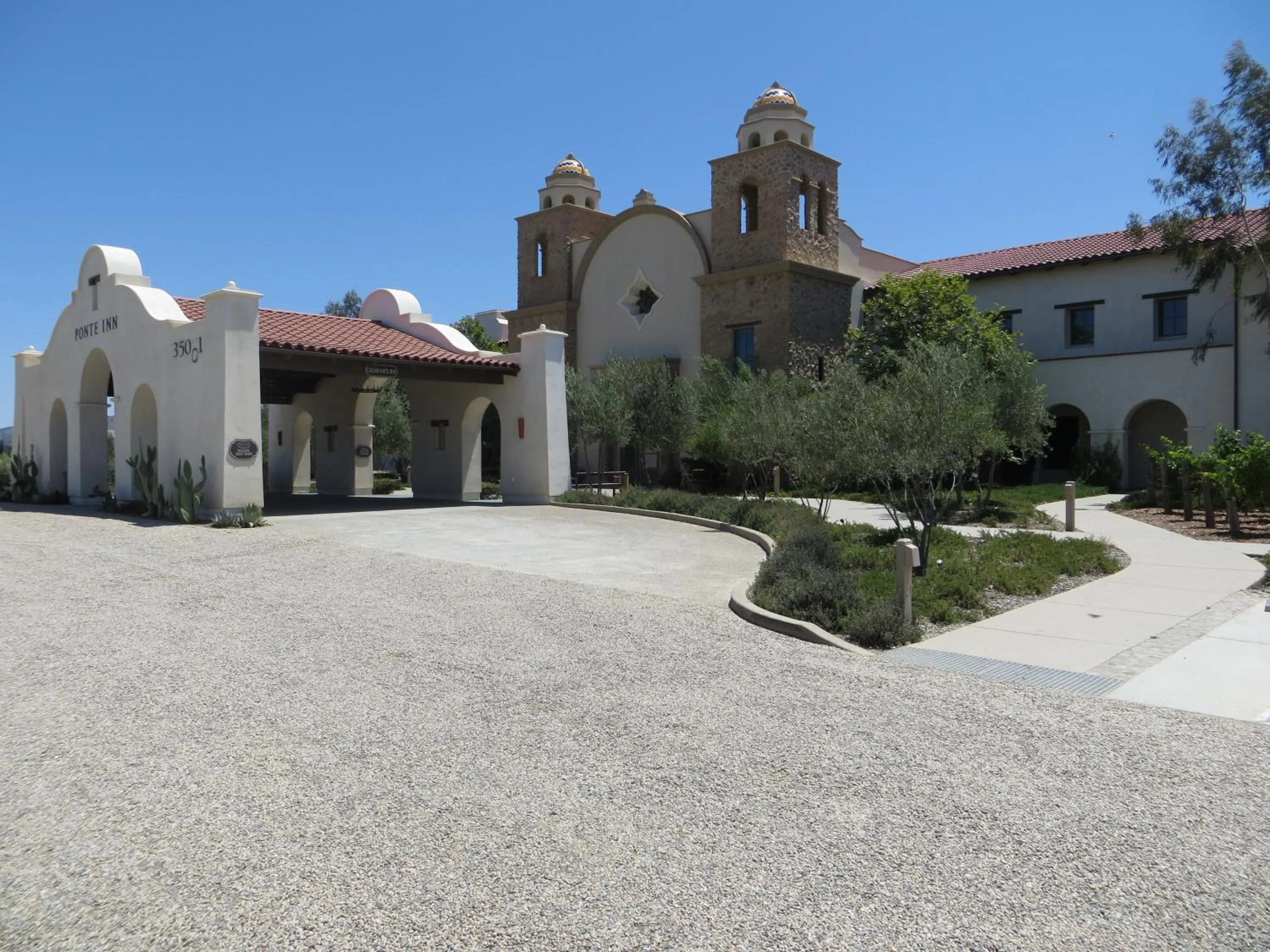 Facade/entrance in Ponte Vineyard Inn