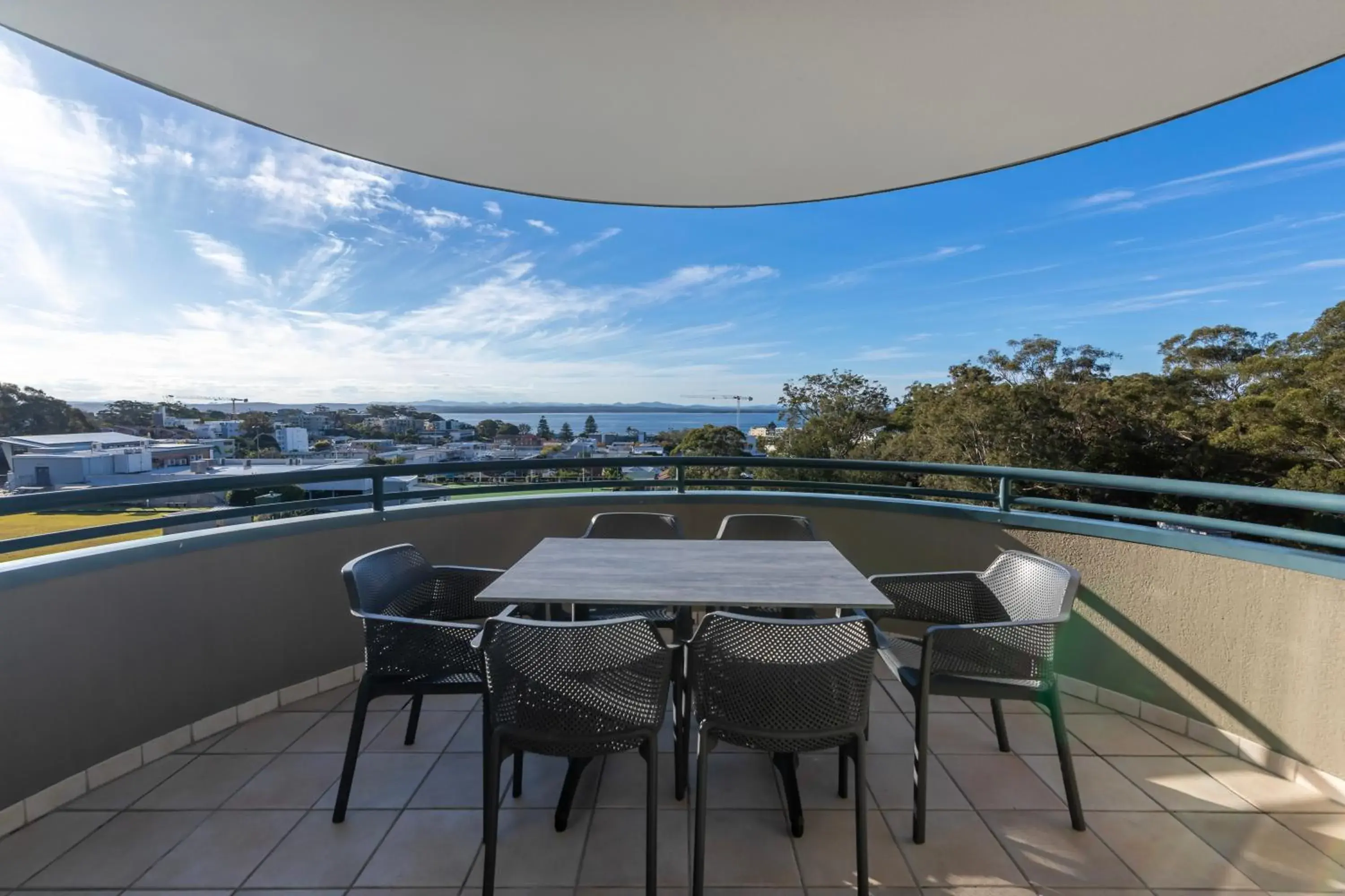 Two-Bedroom Apartment with Bay View in Landmark Resort Two-Bedroom Apartment with Bay View in Landmark Resort