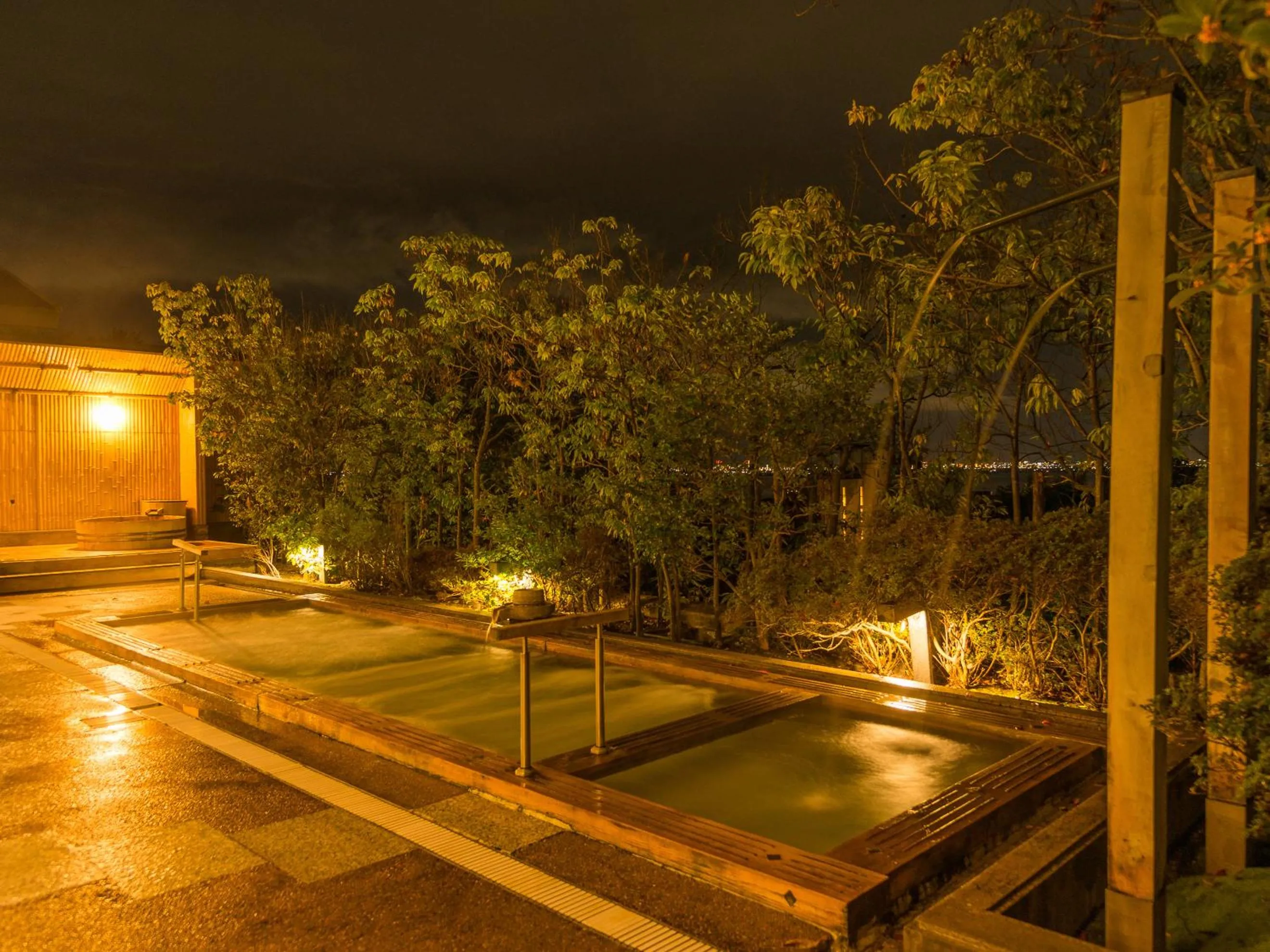 Hot Spring Bath in Yuzanso