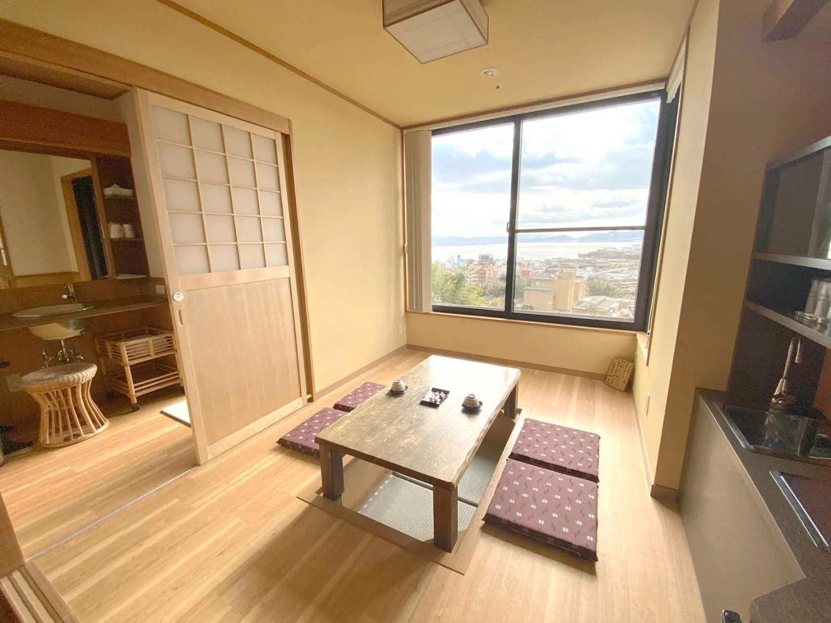 Photo of the whole room in Yuzanso