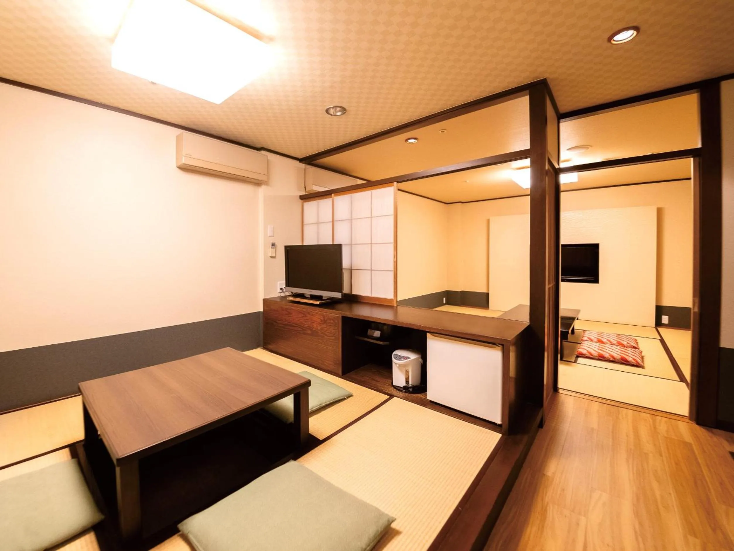 Photo of the whole room in Yuzanso