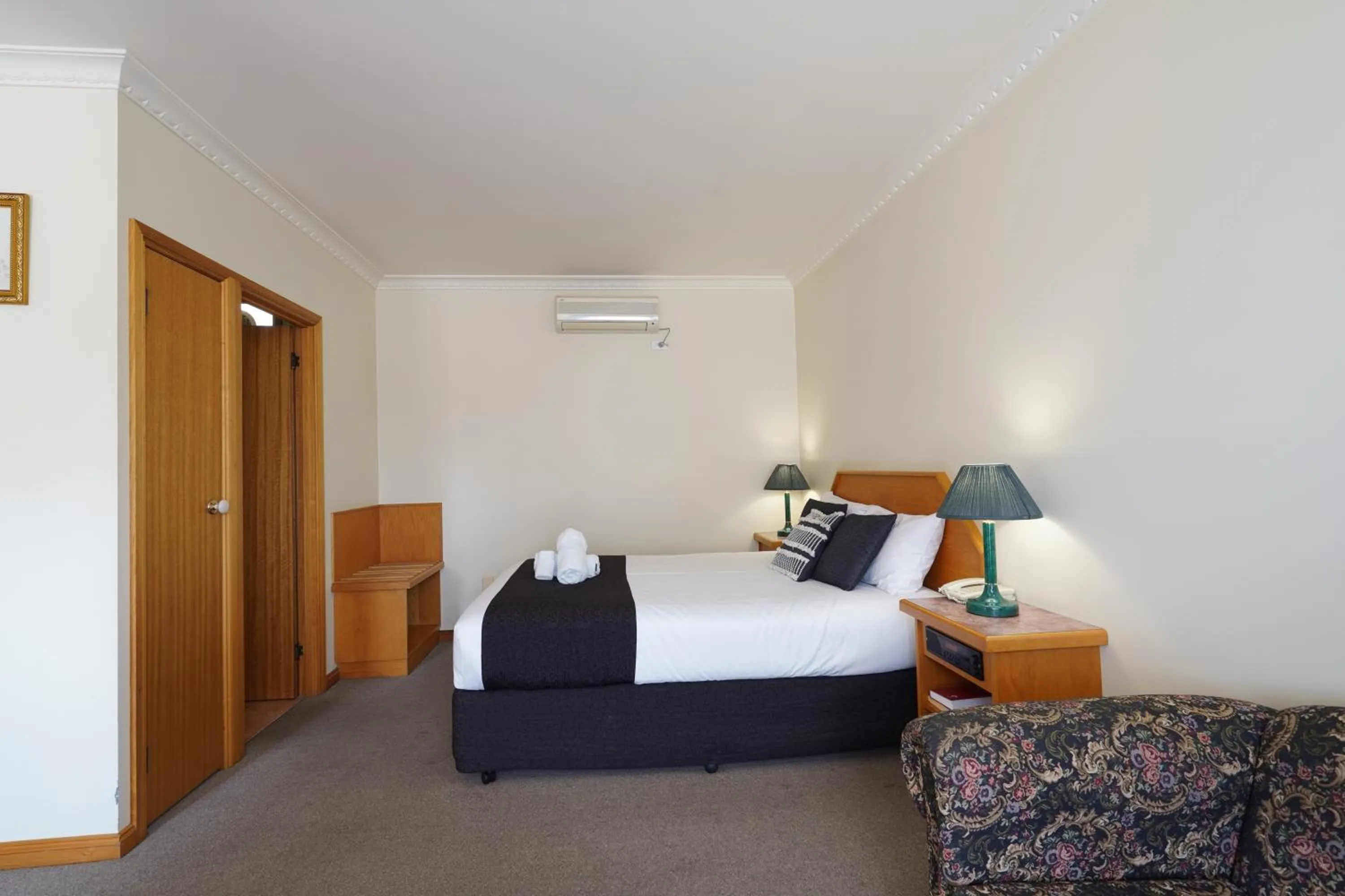 Bedroom, Bed in Best Westlander Motor Inn