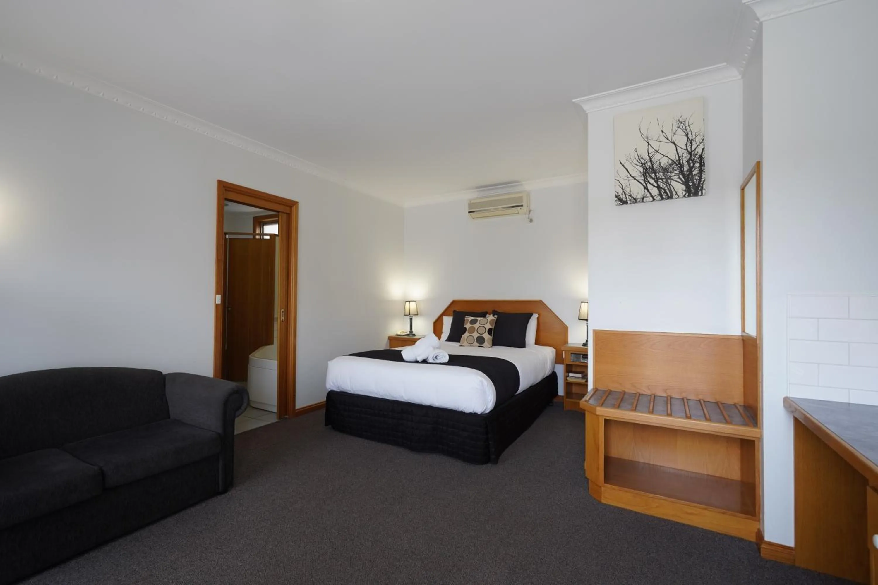 Bed in Best Westlander Motor Inn