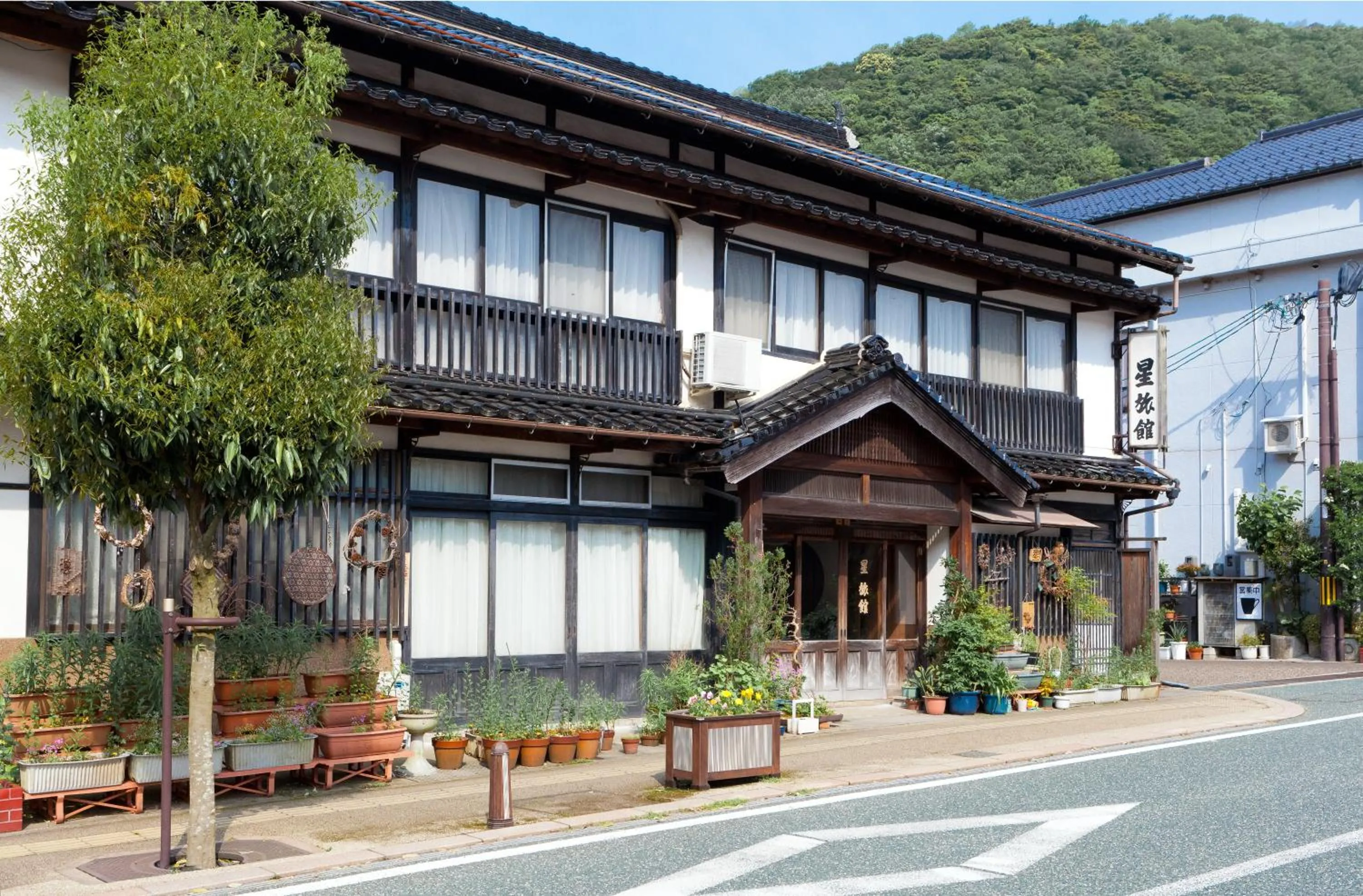 Facade/entrance in Hoshi Ryokan