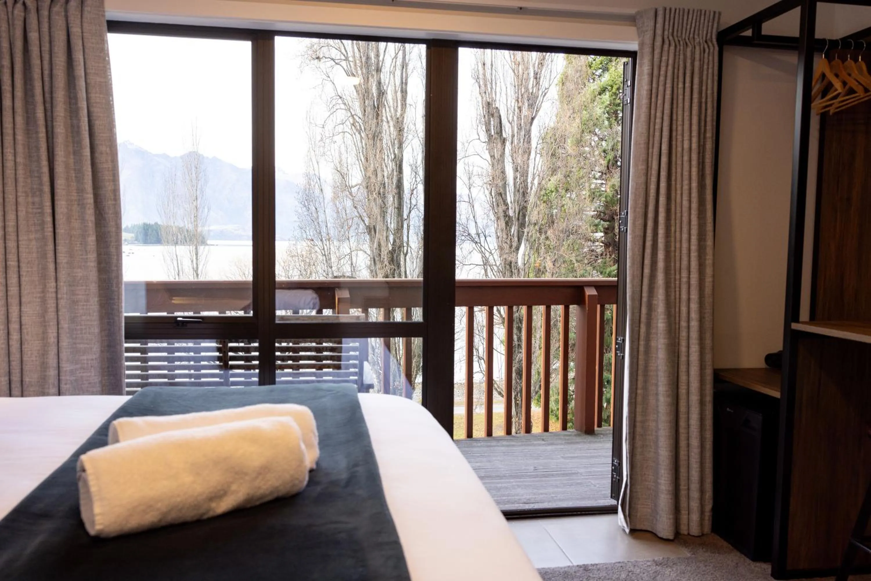 Bed in Haka House Queenstown Lakefront