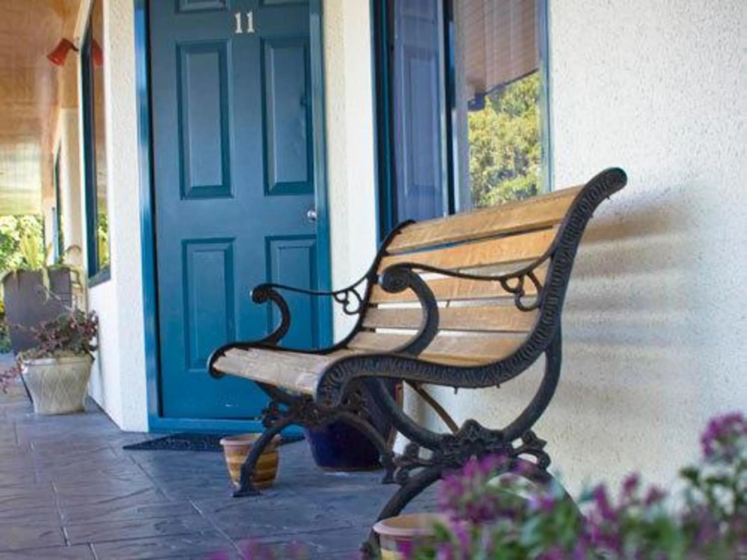 Patio in Bassingers Motor Lodge