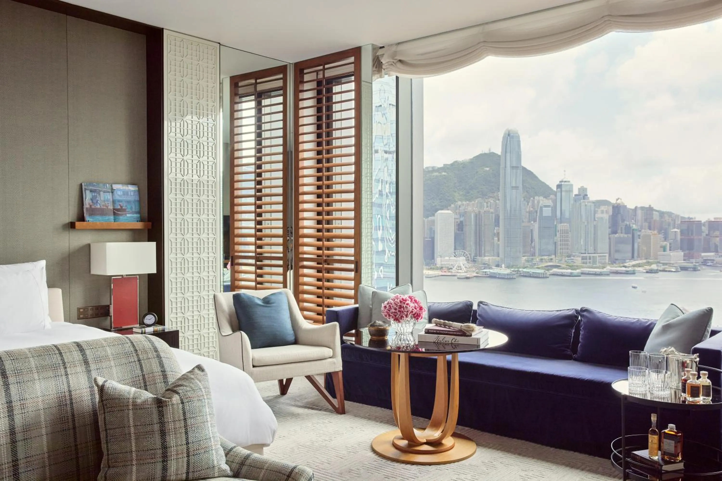 Bedroom in Rosewood Hong Kong