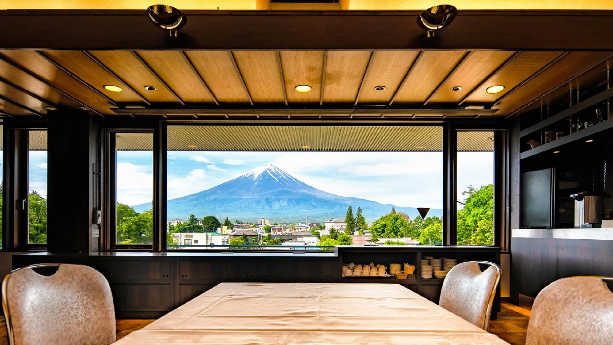 Buffet breakfast in Fuji Lake Hotel