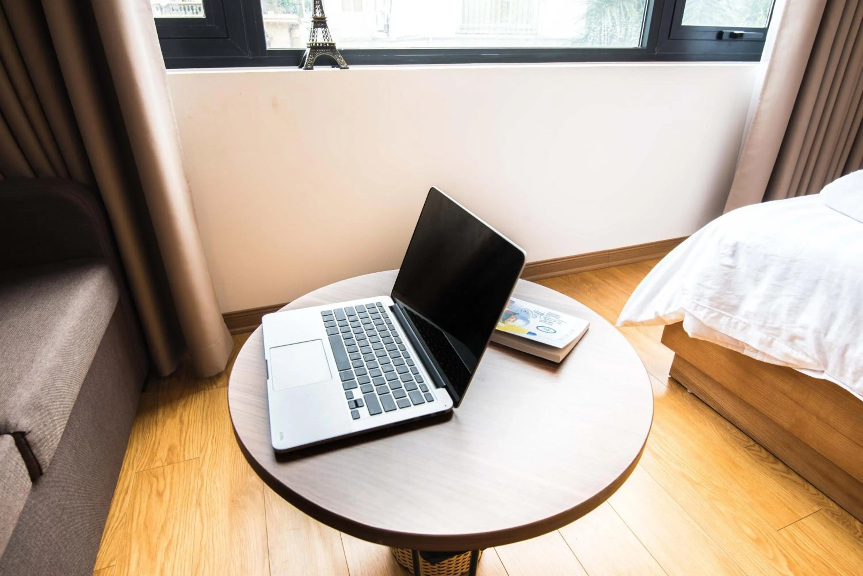 Communal lounge/ TV room, Bed in 22Housing luxury Hotel & Residence 39 Linh Lang