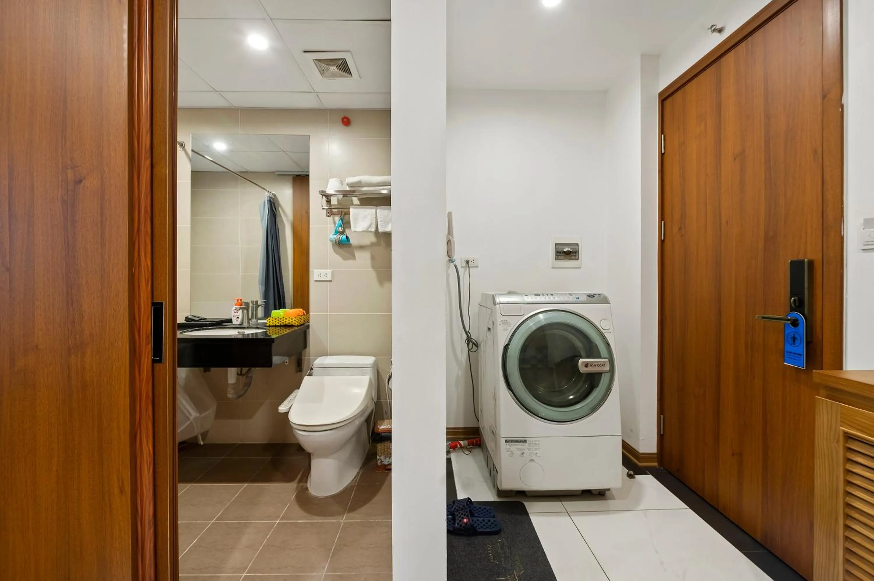 Toilet in 22Housing luxury Hotel & Residence 39 Linh Lang