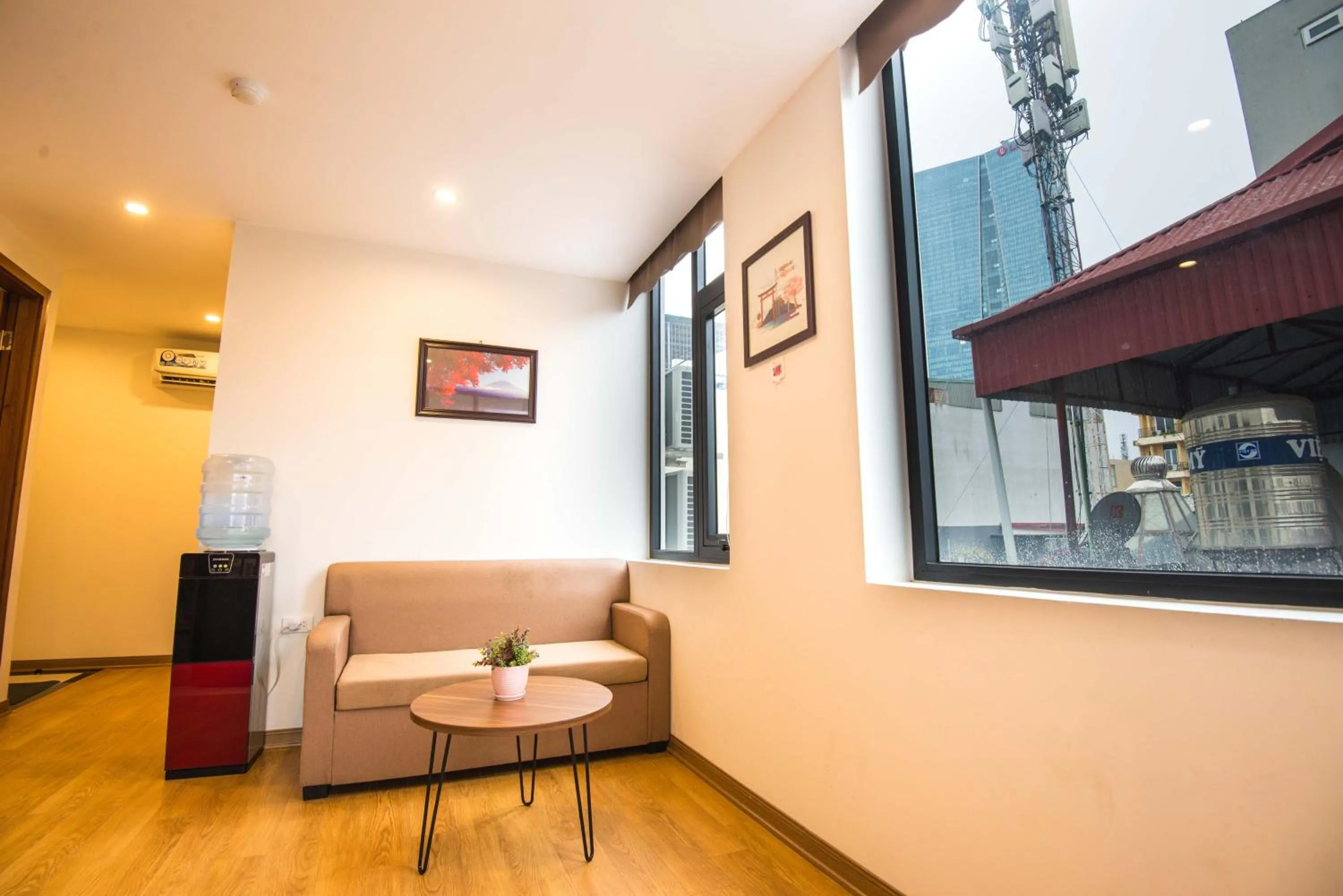 TV and multimedia in 22Housing luxury Hotel & Residence 39 Linh Lang