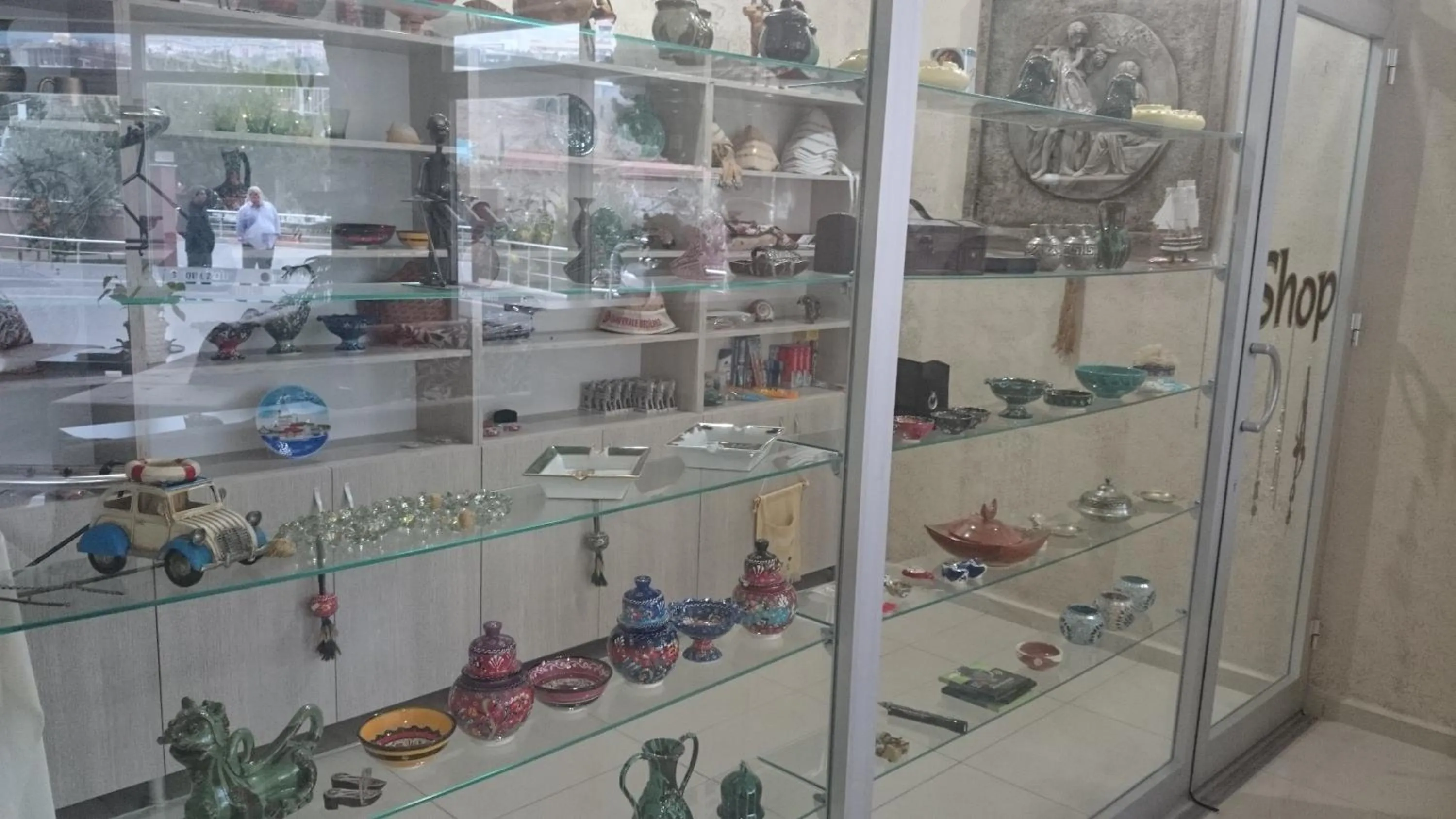 On-site shops in Hotel Zileli