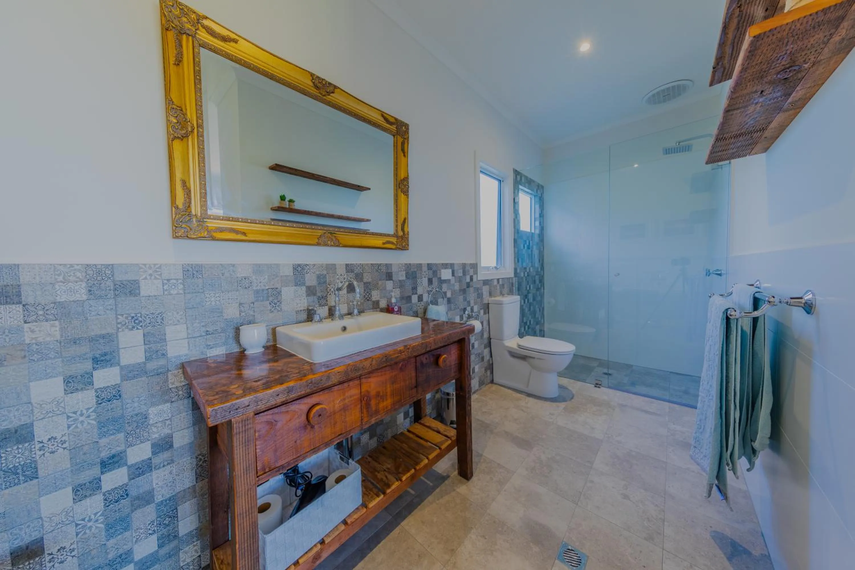 Bathroom in Coastal Lodge