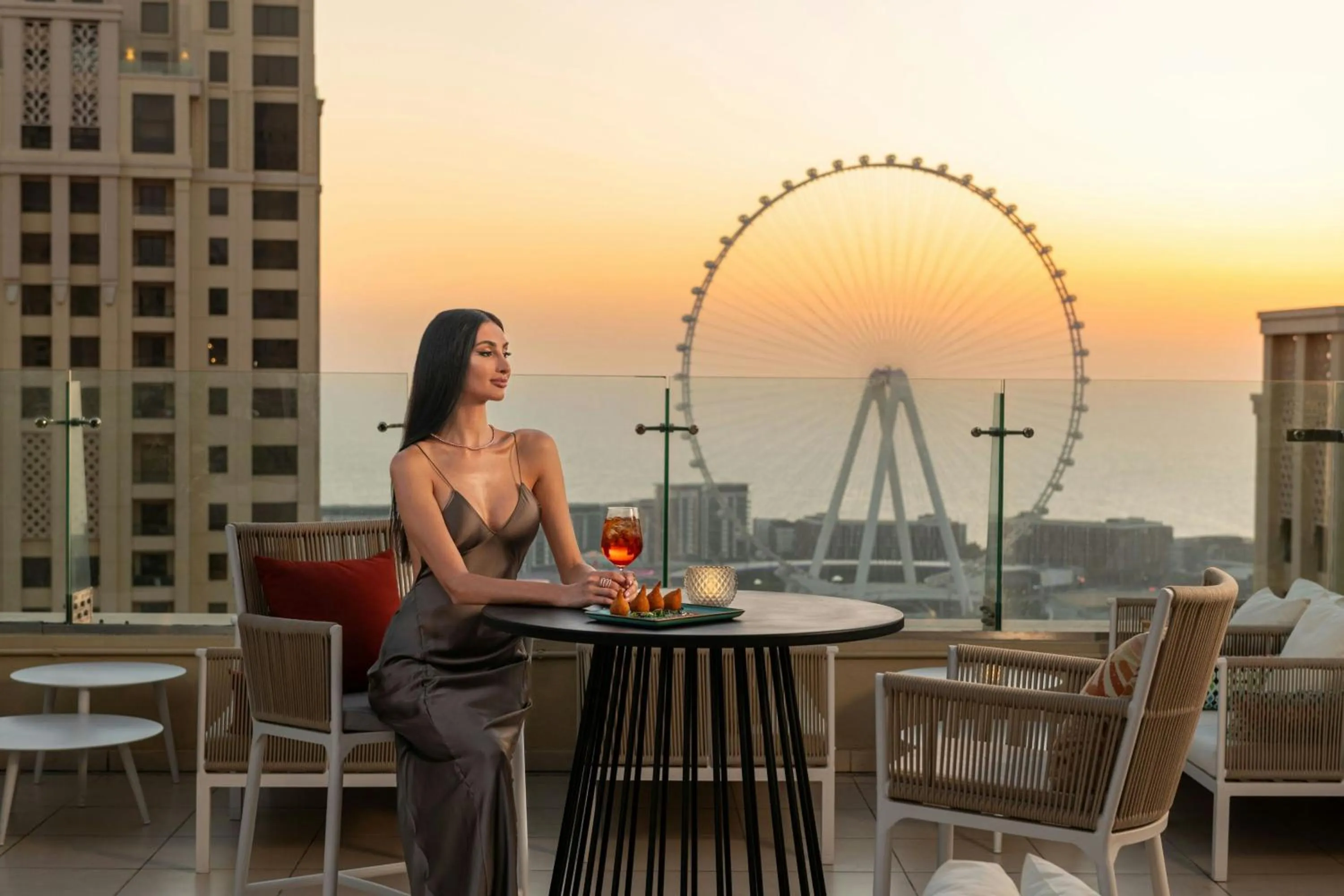 Restaurant/places to eat in Sheraton The Walk, Dubai