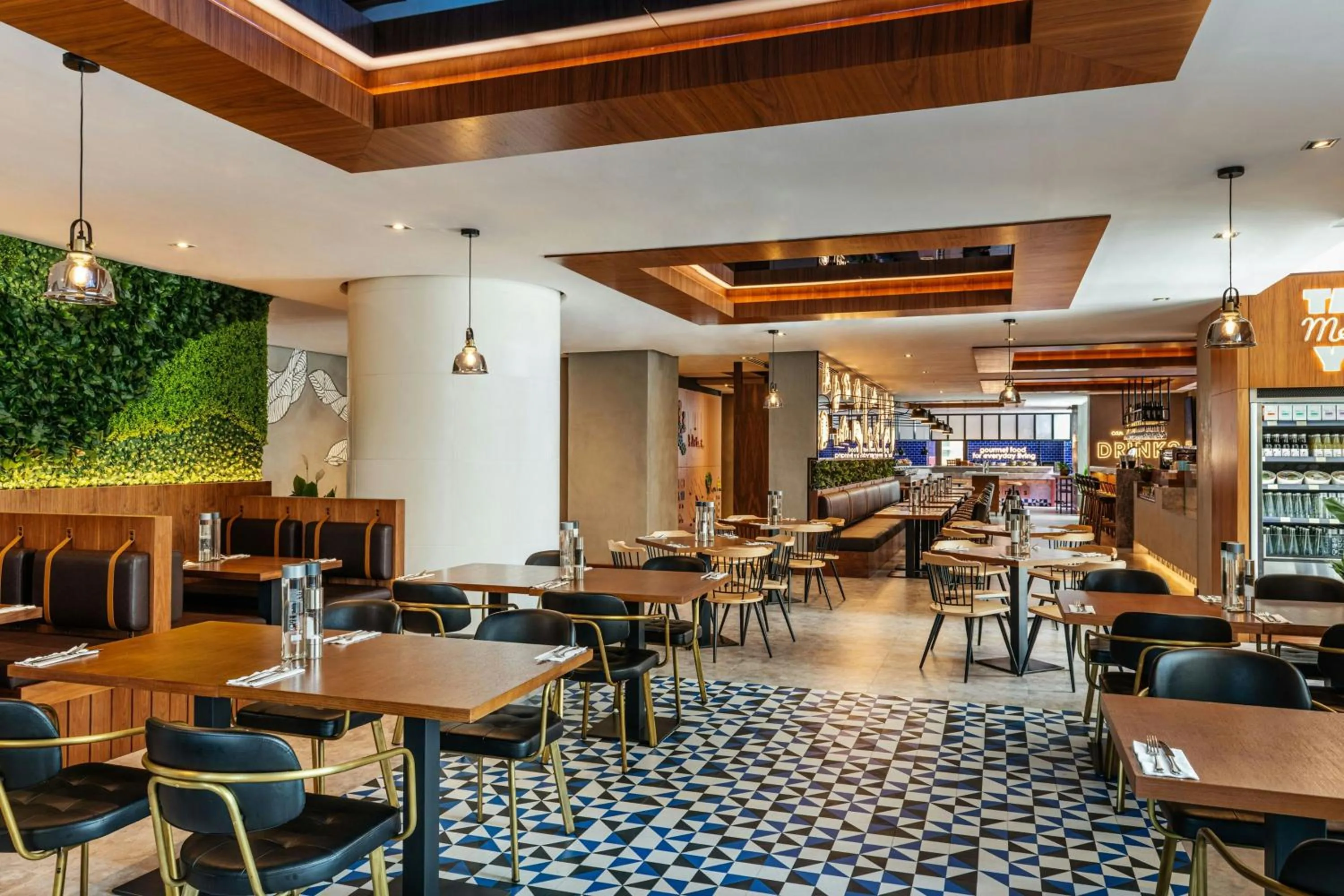 Restaurant/places to eat in Sheraton The Walk, Dubai