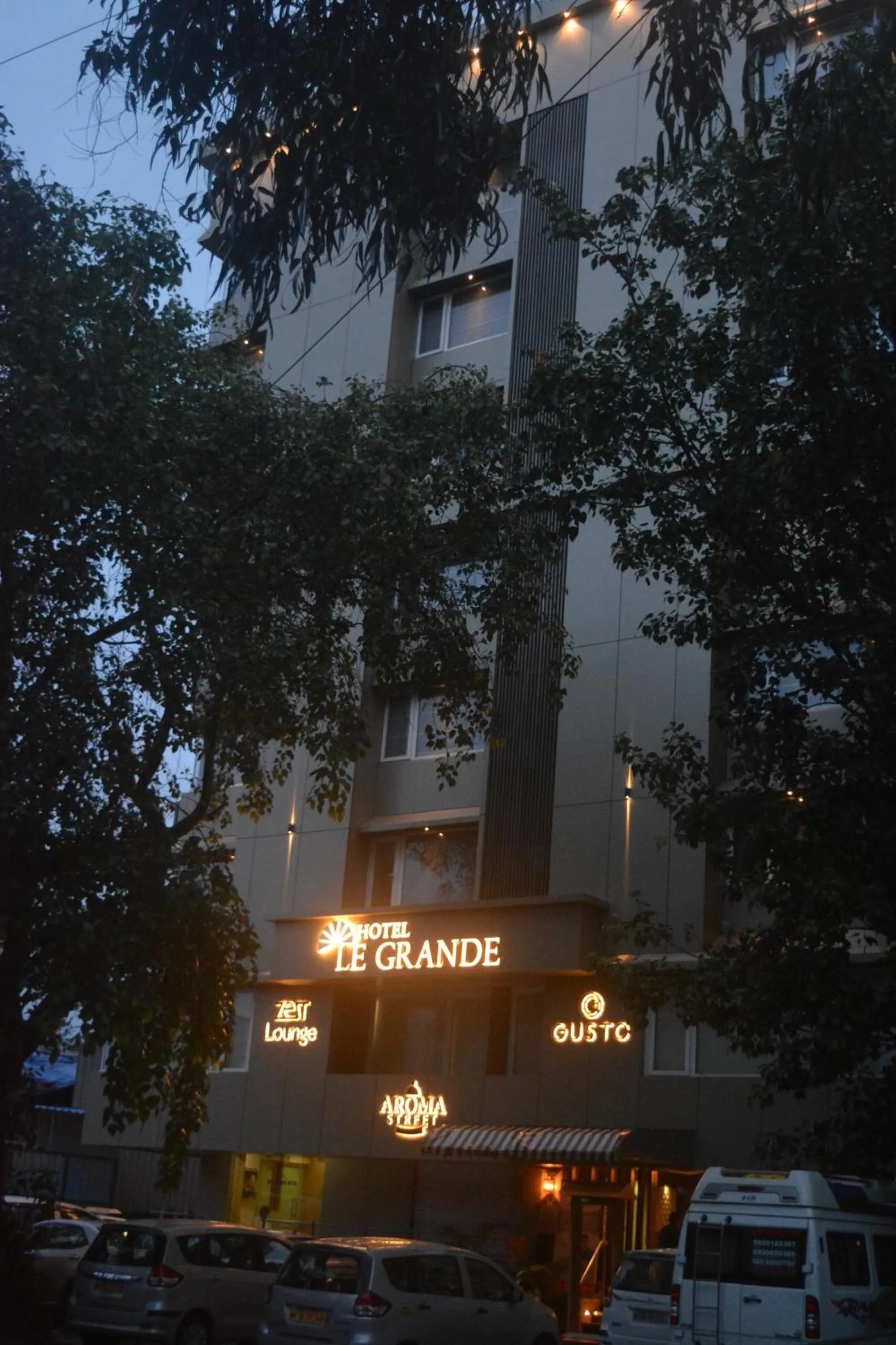Property building in Hotel Le Grande - Mumbai International Airport